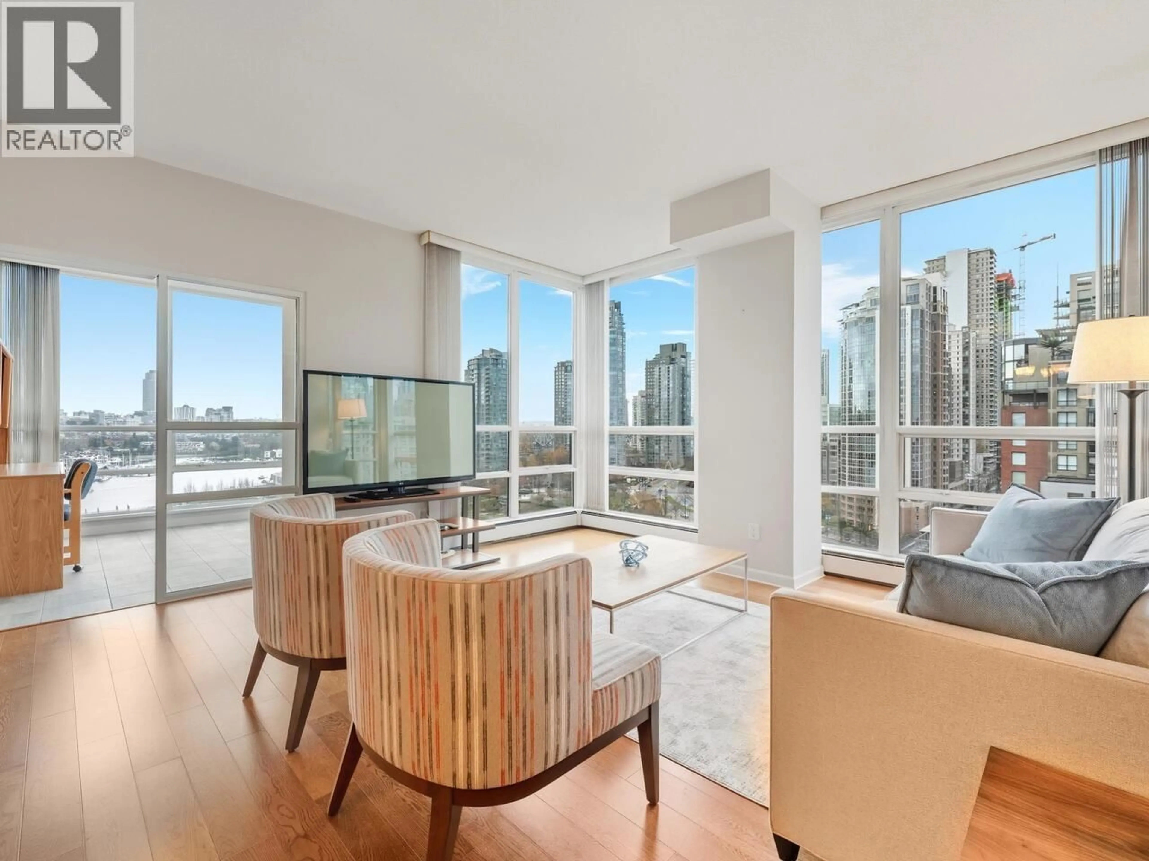 Living room with furniture, unknown for 18C - 139 DRAKE STREET, Vancouver British Columbia V6Z2T8