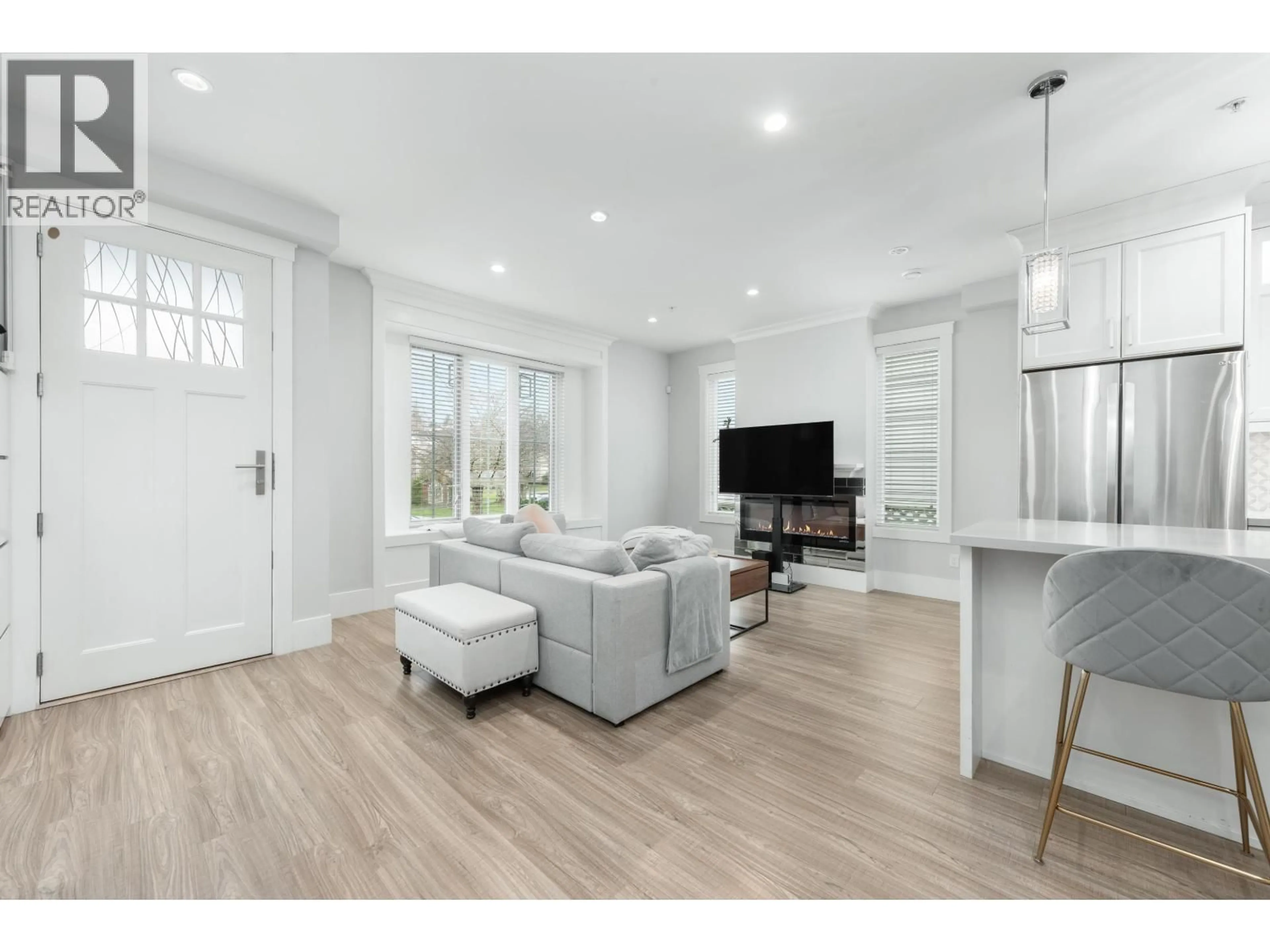 Unknown for 2496 BROCK STREET, Vancouver British Columbia V5R2R4