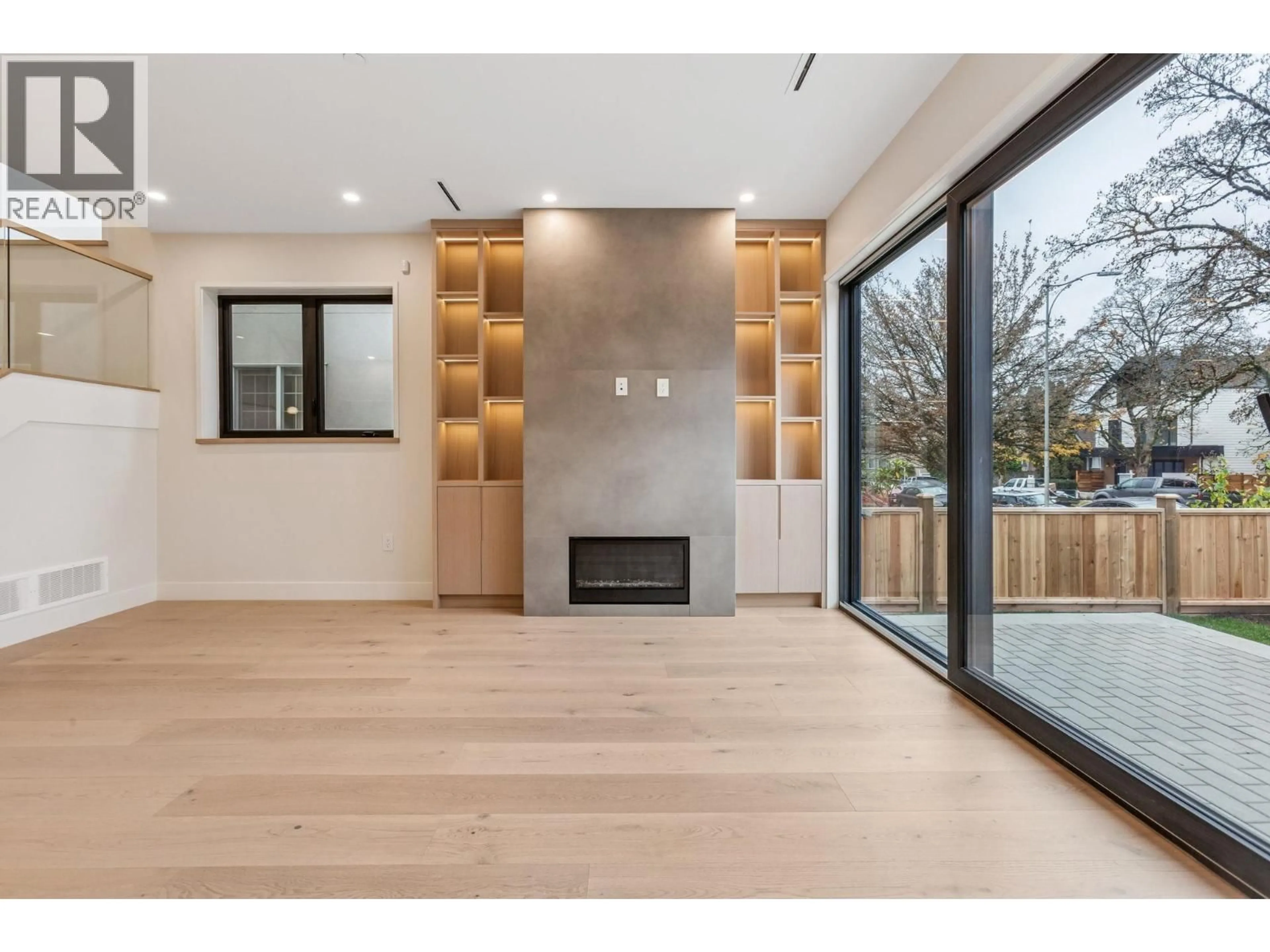 Unknown for 1 - 448 20TH AVENUE, Vancouver British Columbia V5Y2C8