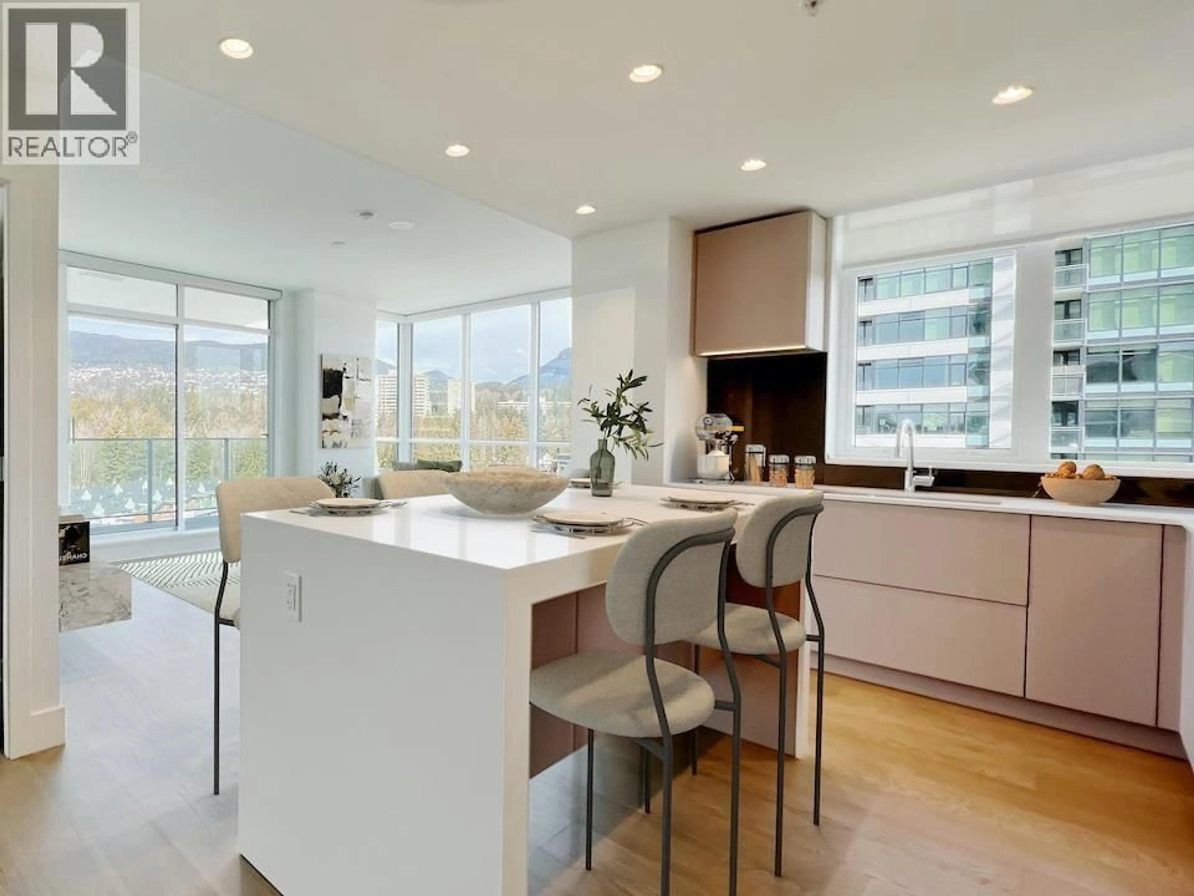 Contemporary kitchen, unknown for 807 - 1675 LIONS GATE LANE, North Vancouver British Columbia V7P0E3