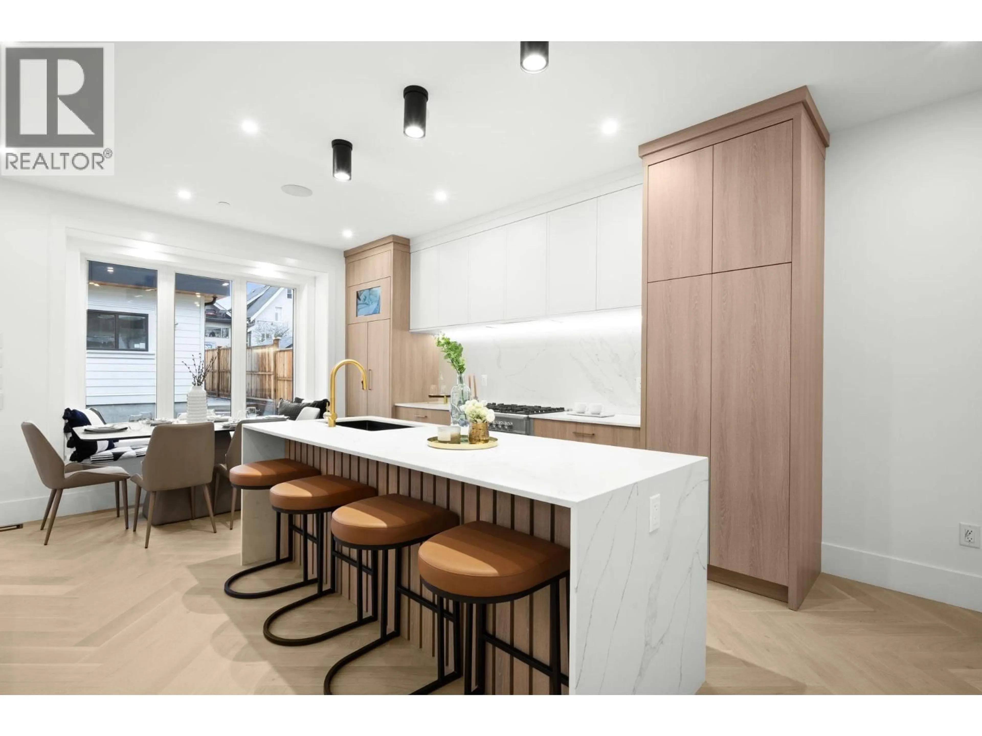 Contemporary kitchen, unknown for 2 - 1967 13TH AVENUE, Vancouver British Columbia V5N2C3