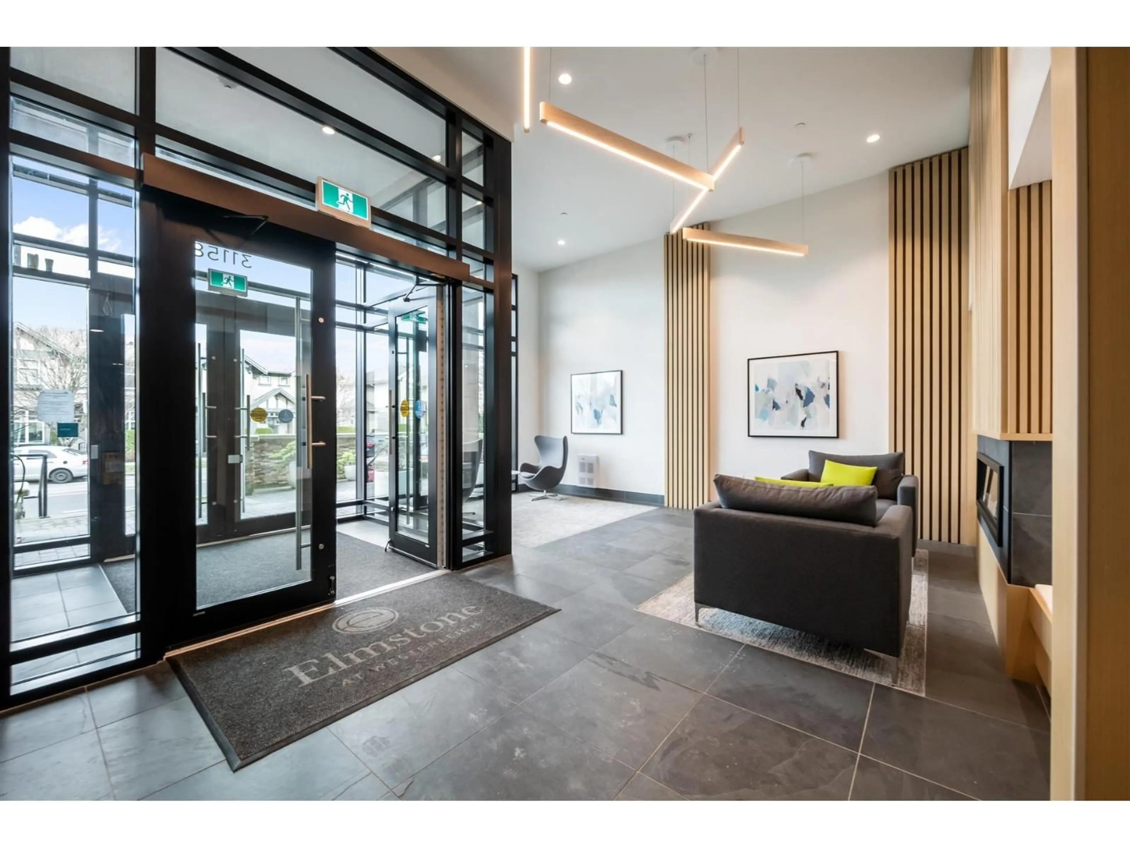 Indoor foyer for 211 - 31158 WESTRIDGE PLACE, Abbotsford British Columbia V2T0K5
