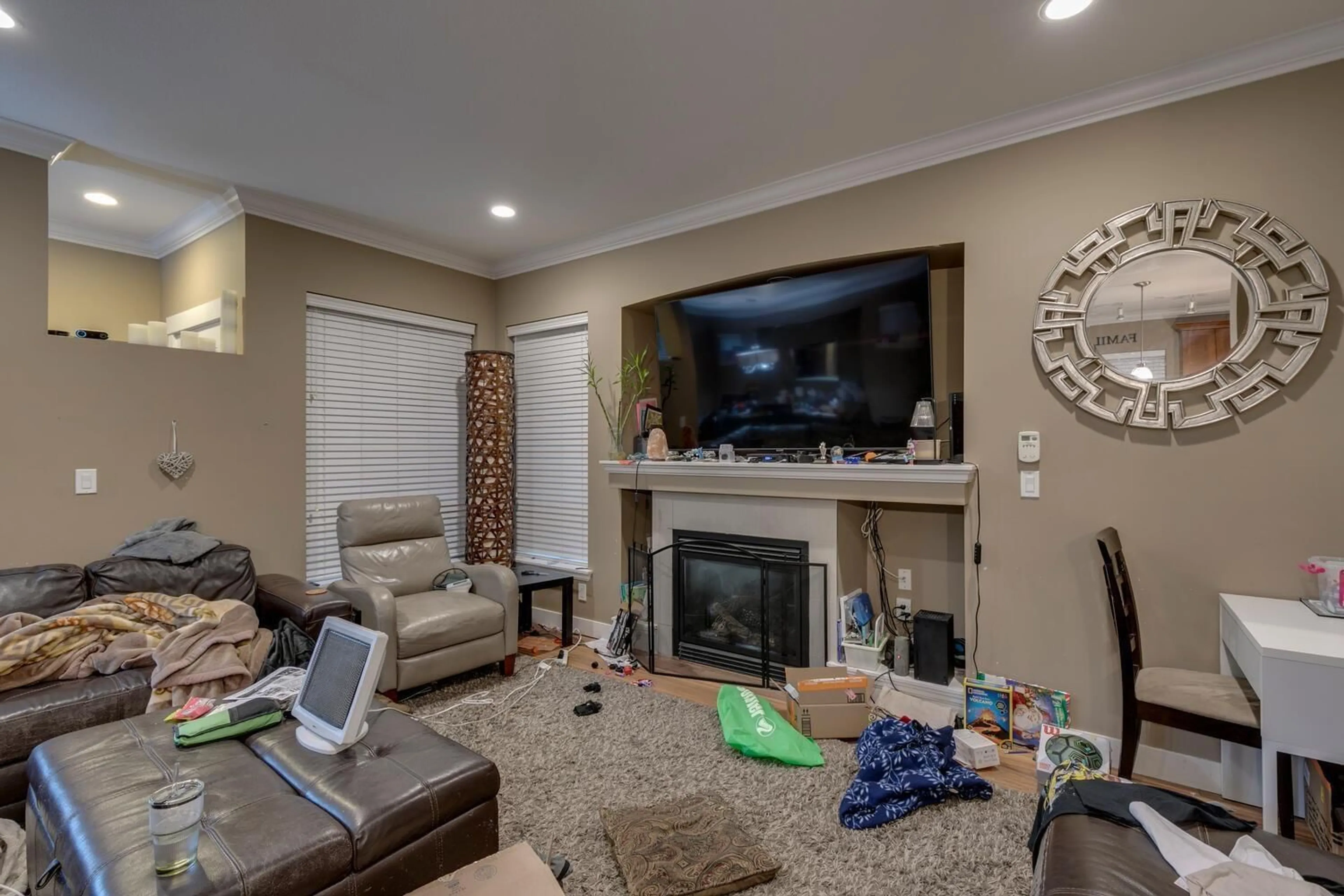 Living room with furniture, unknown for 18913 67A AVENUE, Surrey British Columbia V4N6A1