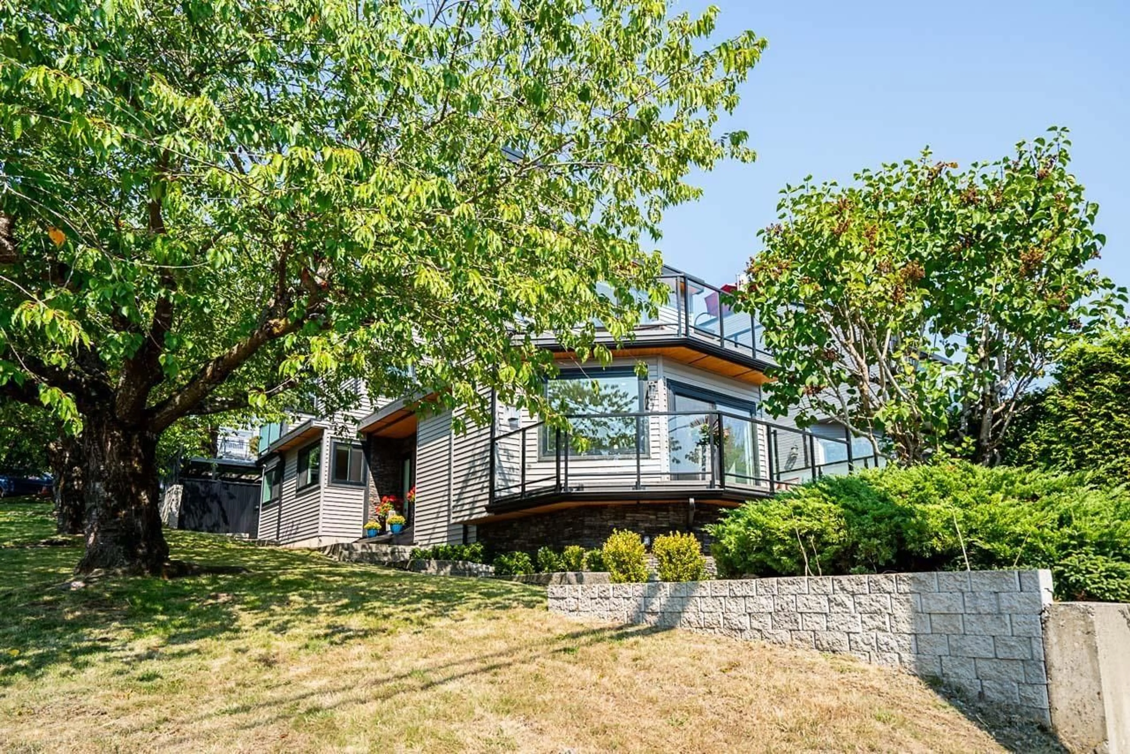 Unknown for 15807 COLUMBIA AVENUE, White Rock British Columbia V4B5H7