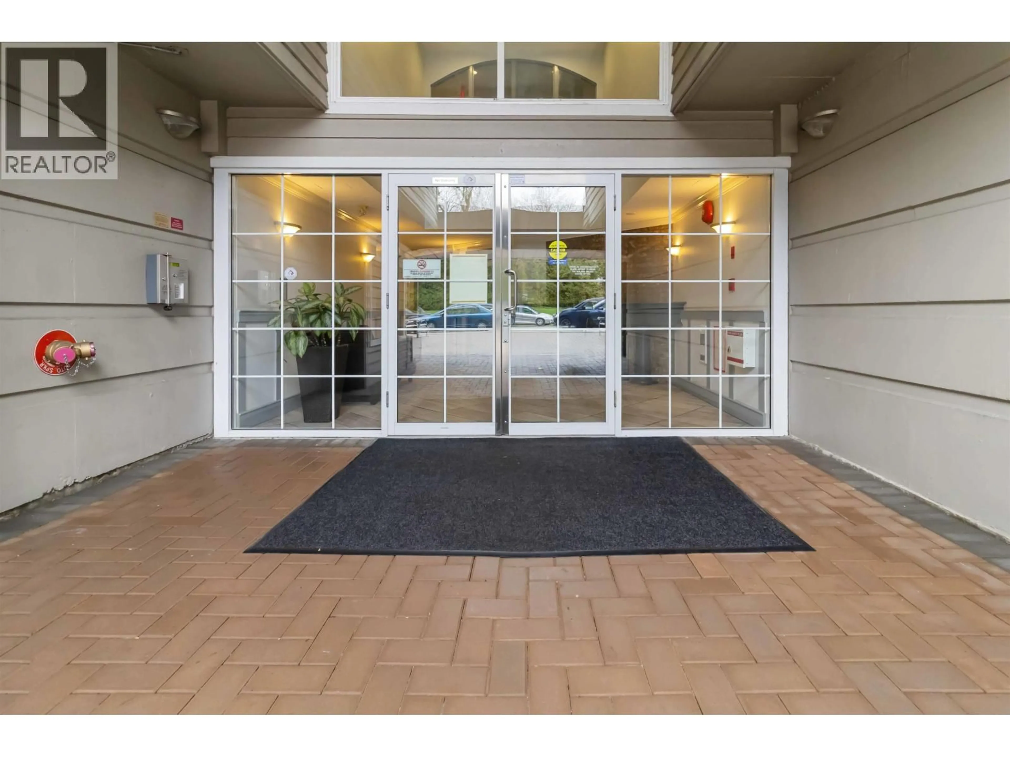 Indoor foyer for 109 - 5500 LYNAS LANE, Richmond British Columbia V7C5R5
