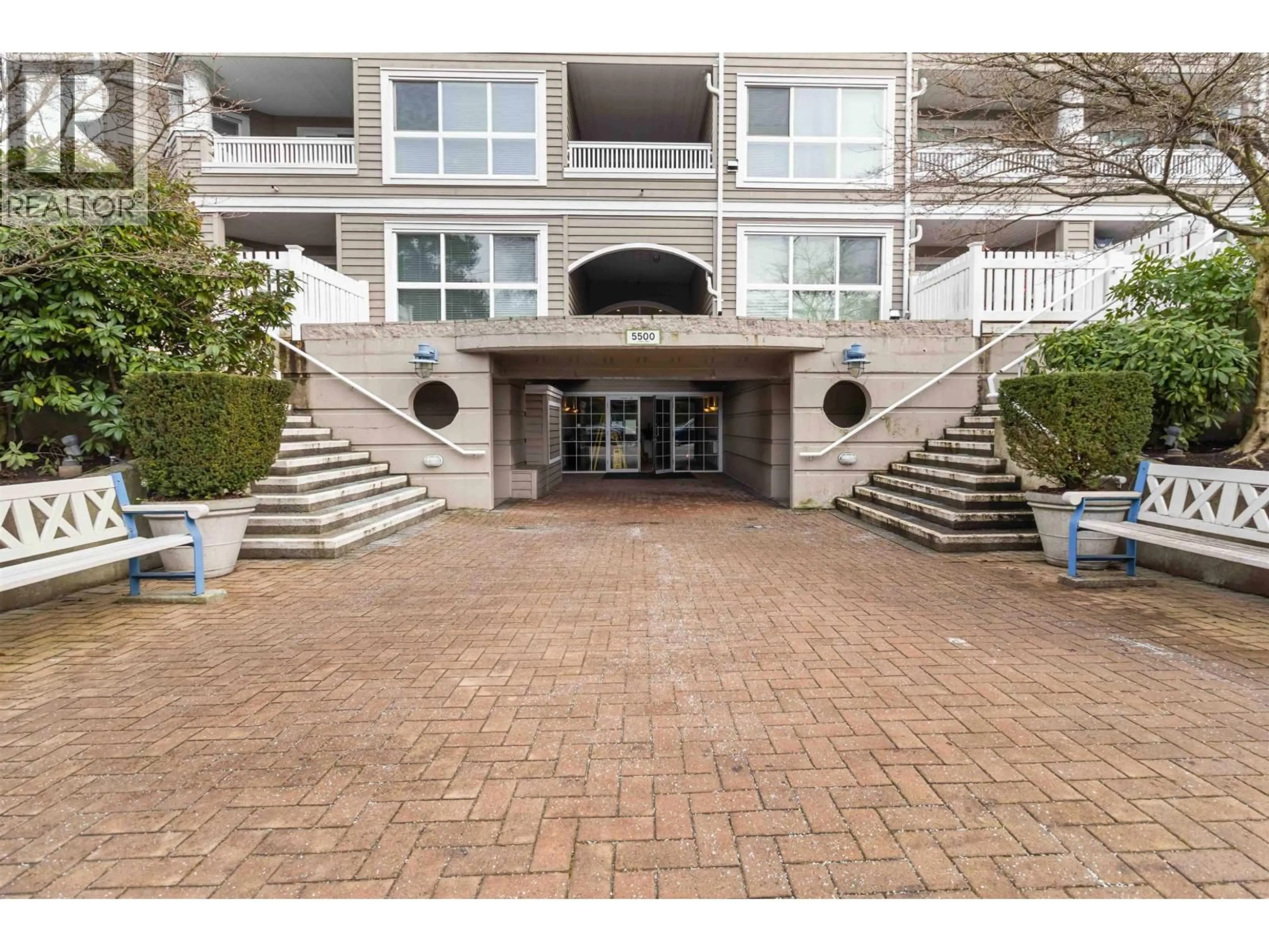 Indoor foyer for 109 - 5500 LYNAS LANE, Richmond British Columbia V7C5R5