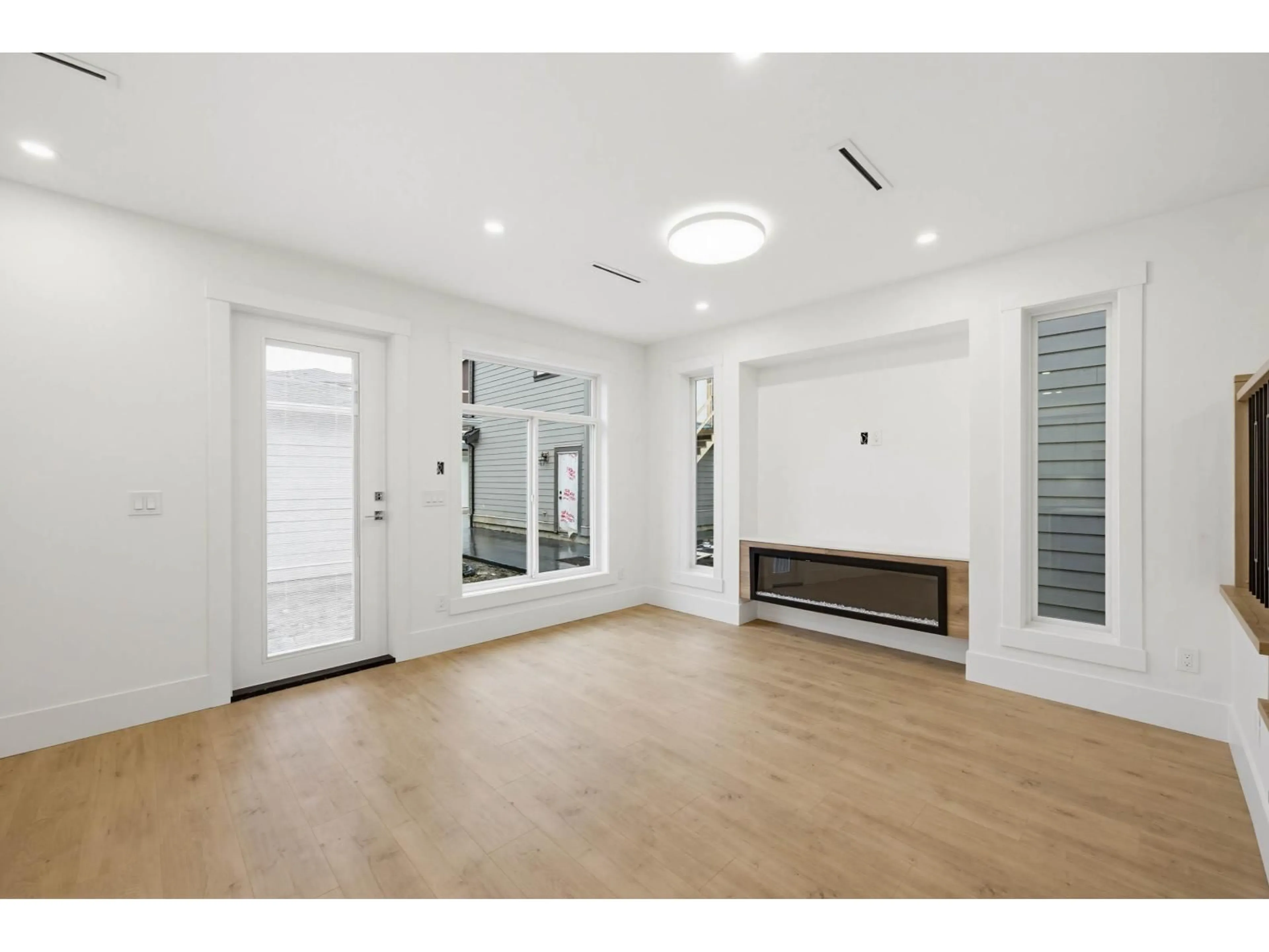 Unknown for 20544 76 AVENUE, Langley British Columbia V2Y3S8