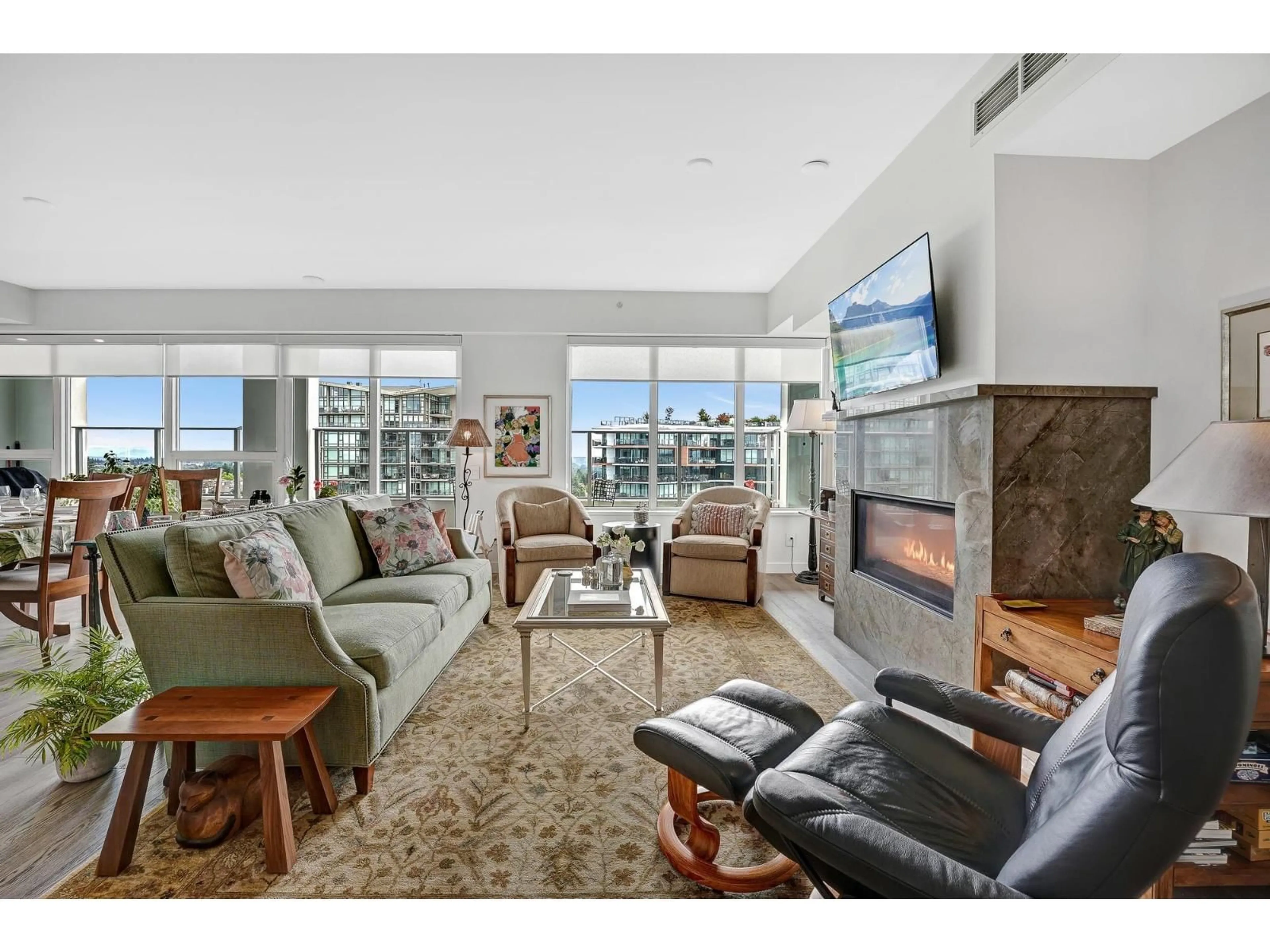 Living room with furniture, unknown for 1302 - 1441 JOHNSTON ROAD, White Rock British Columbia V4B3Z4