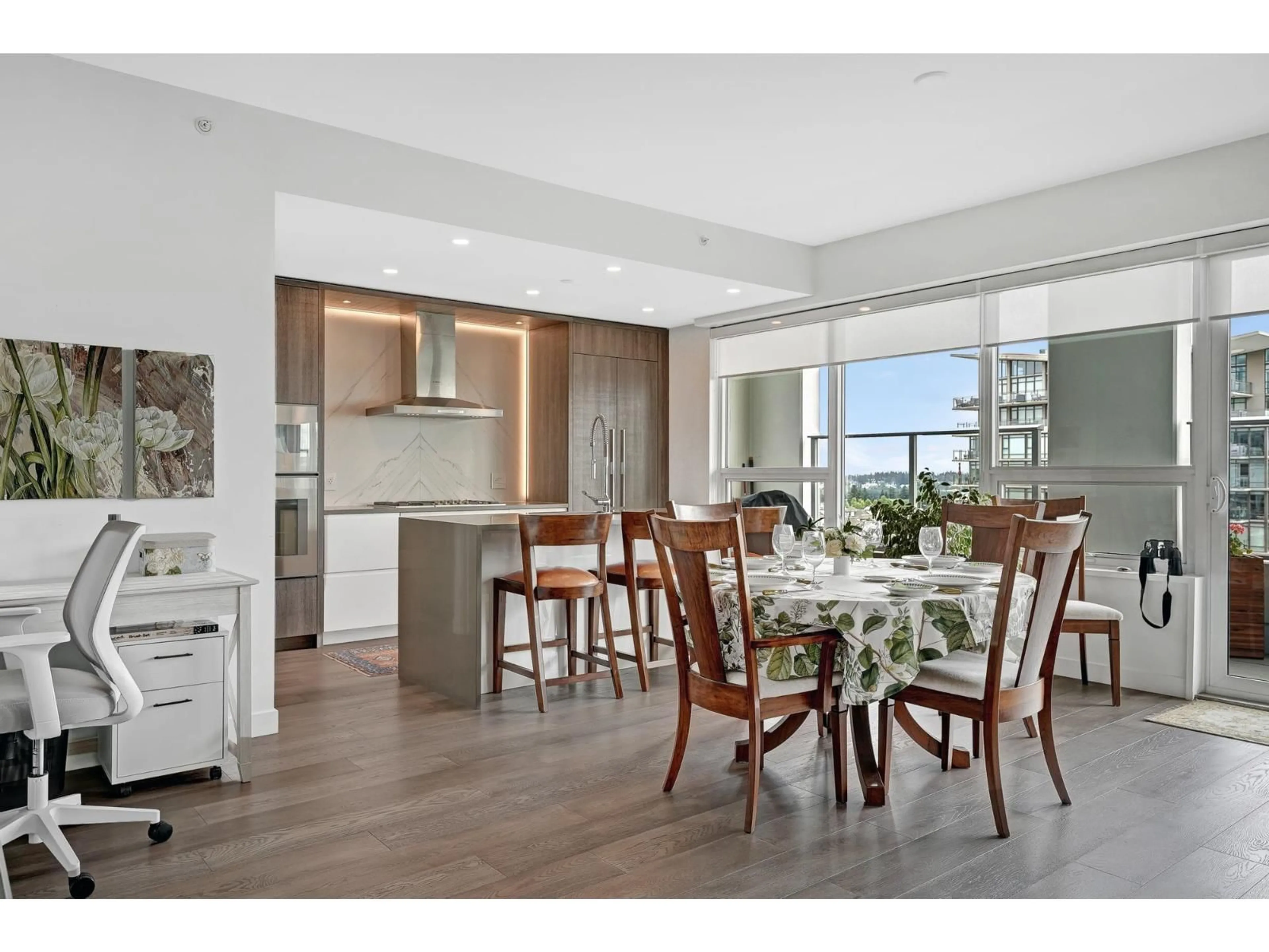 Open concept kitchen, unknown for 1302 - 1441 JOHNSTON ROAD, White Rock British Columbia V4B3Z4