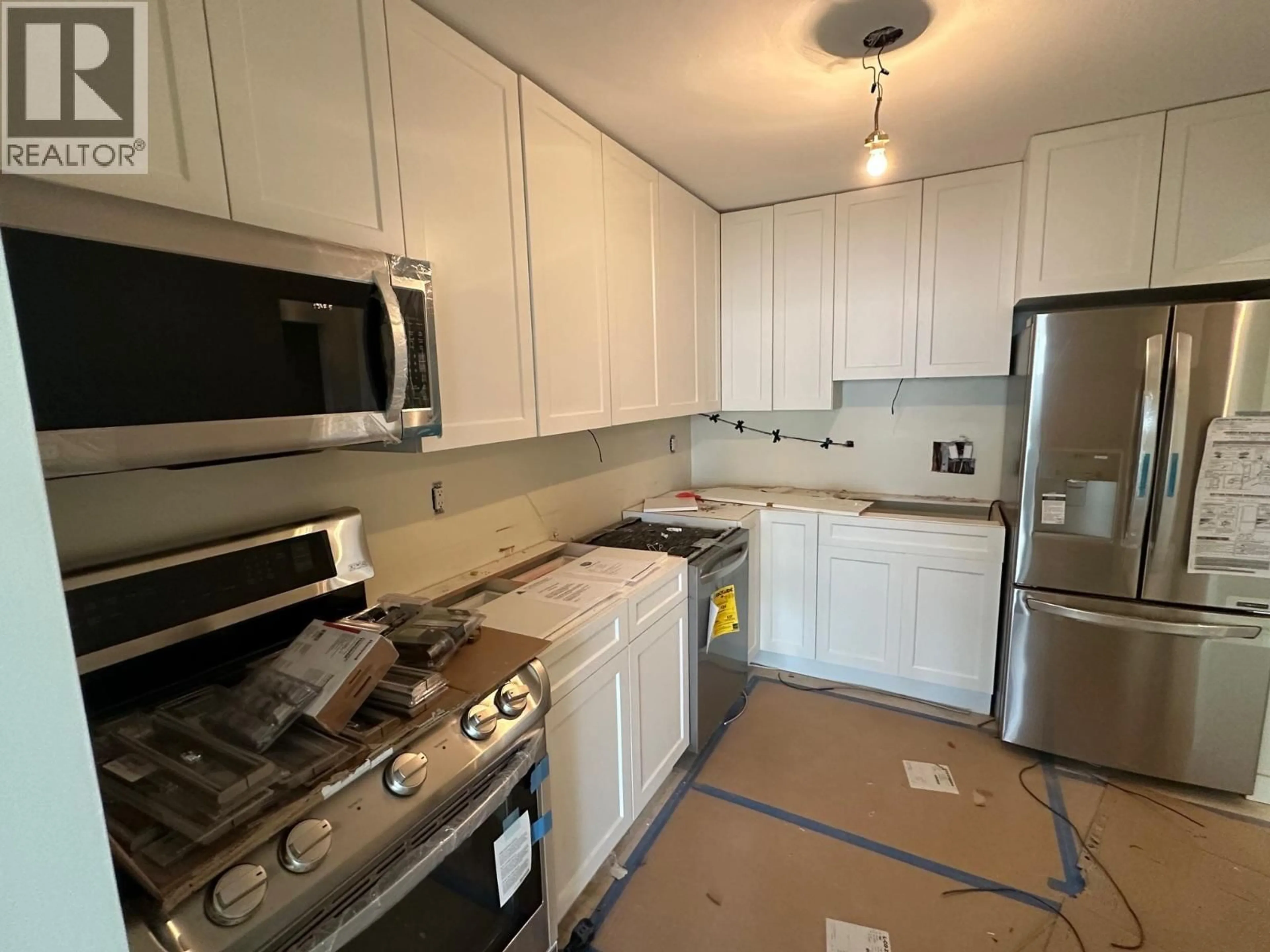 Standard kitchen, unknown for 401 - 710 SEVENTH AVENUE, New Westminster British Columbia V3M5V3