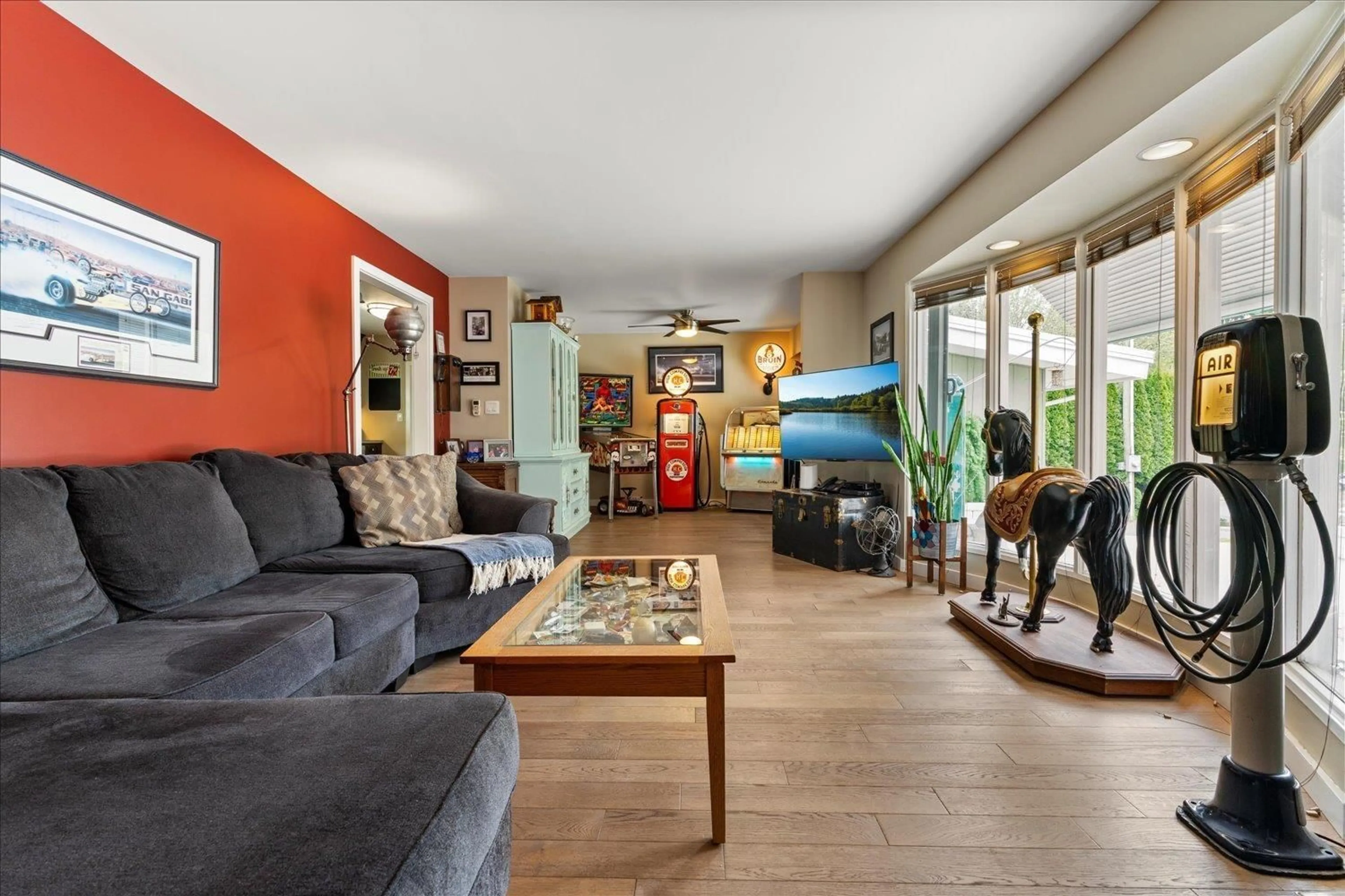 Living room with furniture, unknown for 33255 PLAXTON CRESCENT, Abbotsford British Columbia V2S1V8