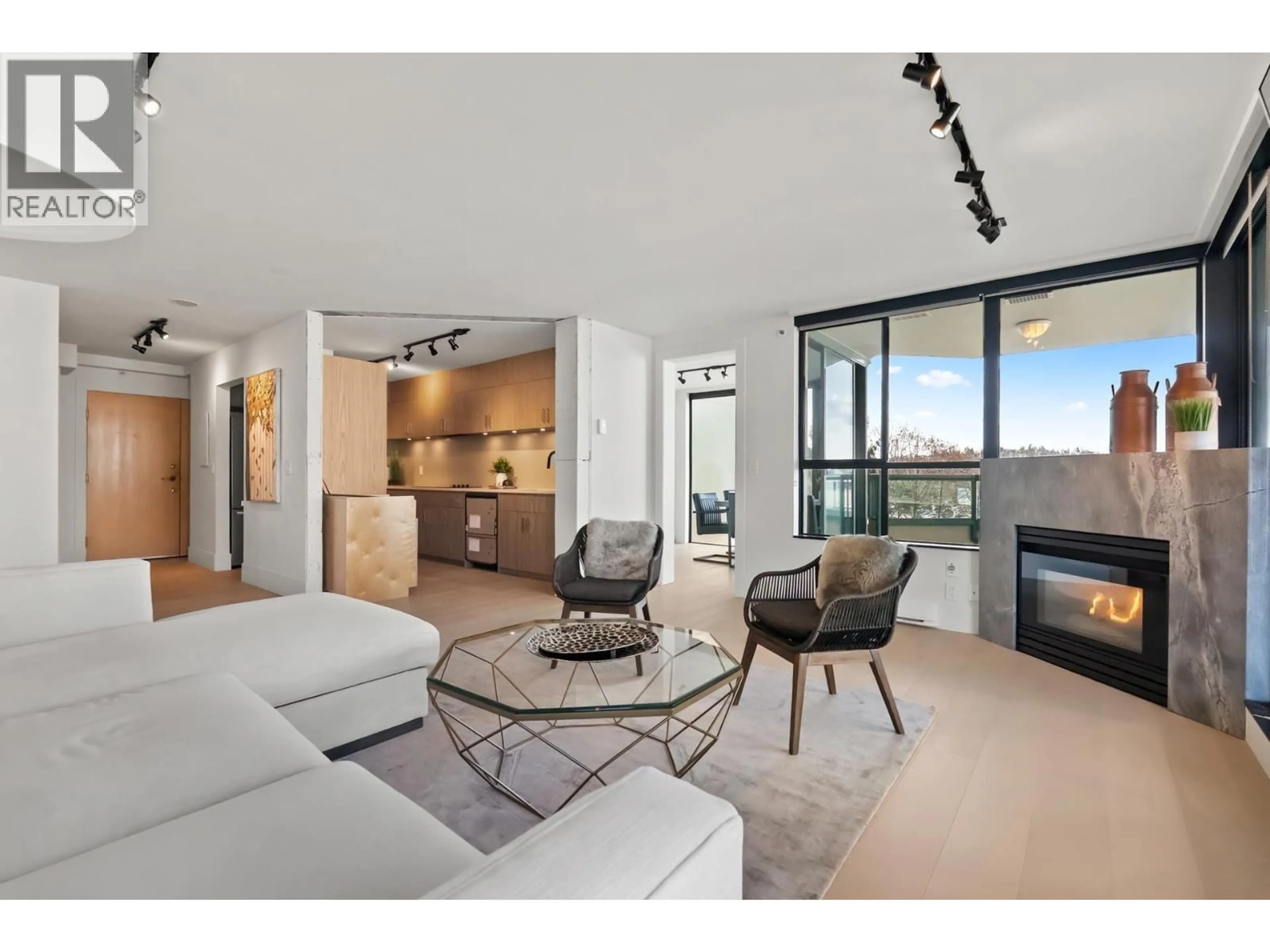 Living room with furniture, unknown for 6D - 328 TAYLOR WAY, West Vancouver British Columbia V7T2Y4