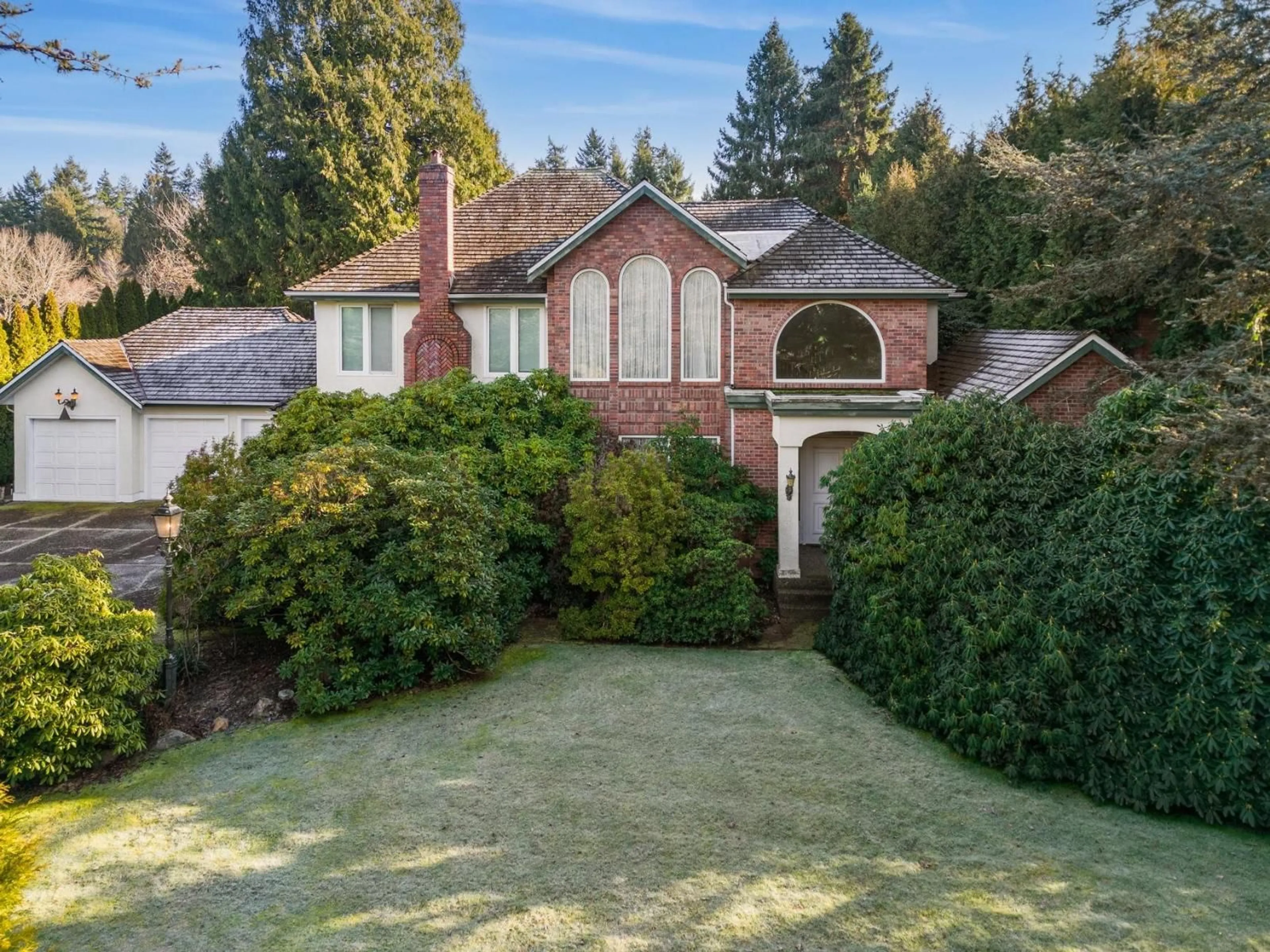 A pic from outside/outdoor area/front of a property/back of a property/a pic from drone, street for 3282 137A STREET, Surrey British Columbia V4P2B5