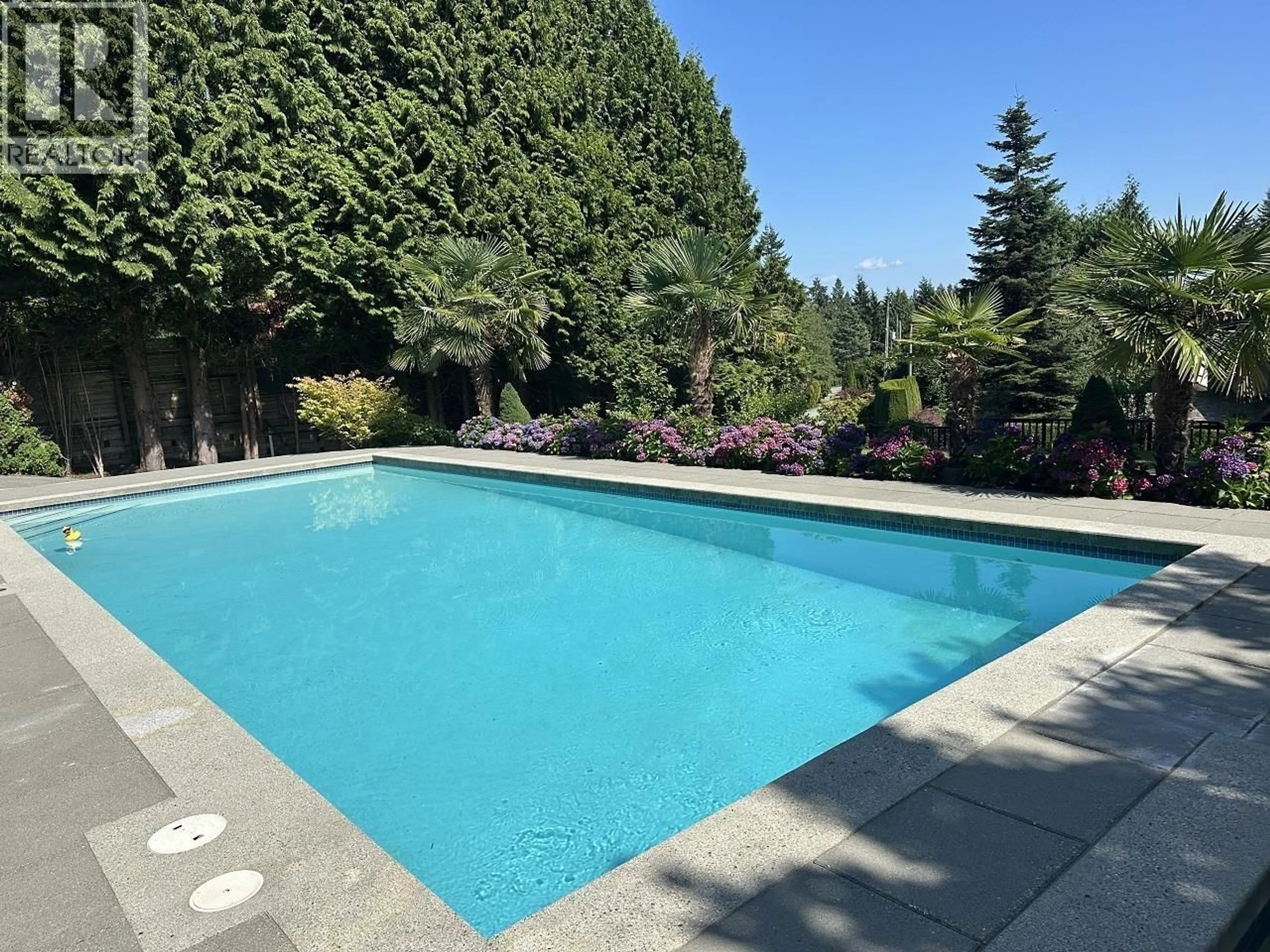 Pool for 607 GLENMAROON ROAD, West Vancouver British Columbia V7S1P5