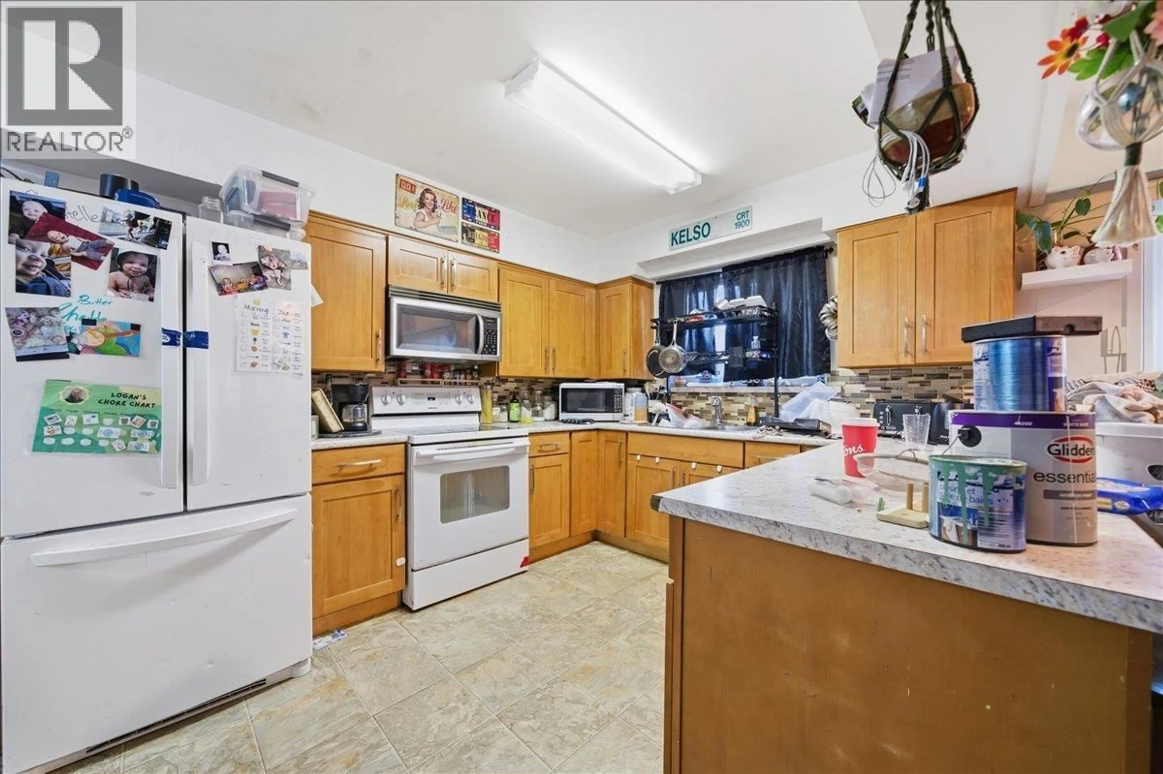 Standard kitchen, ceramic/tile floor for 12357 189 A STREET, Pitt Meadows British Columbia V3Y2H3