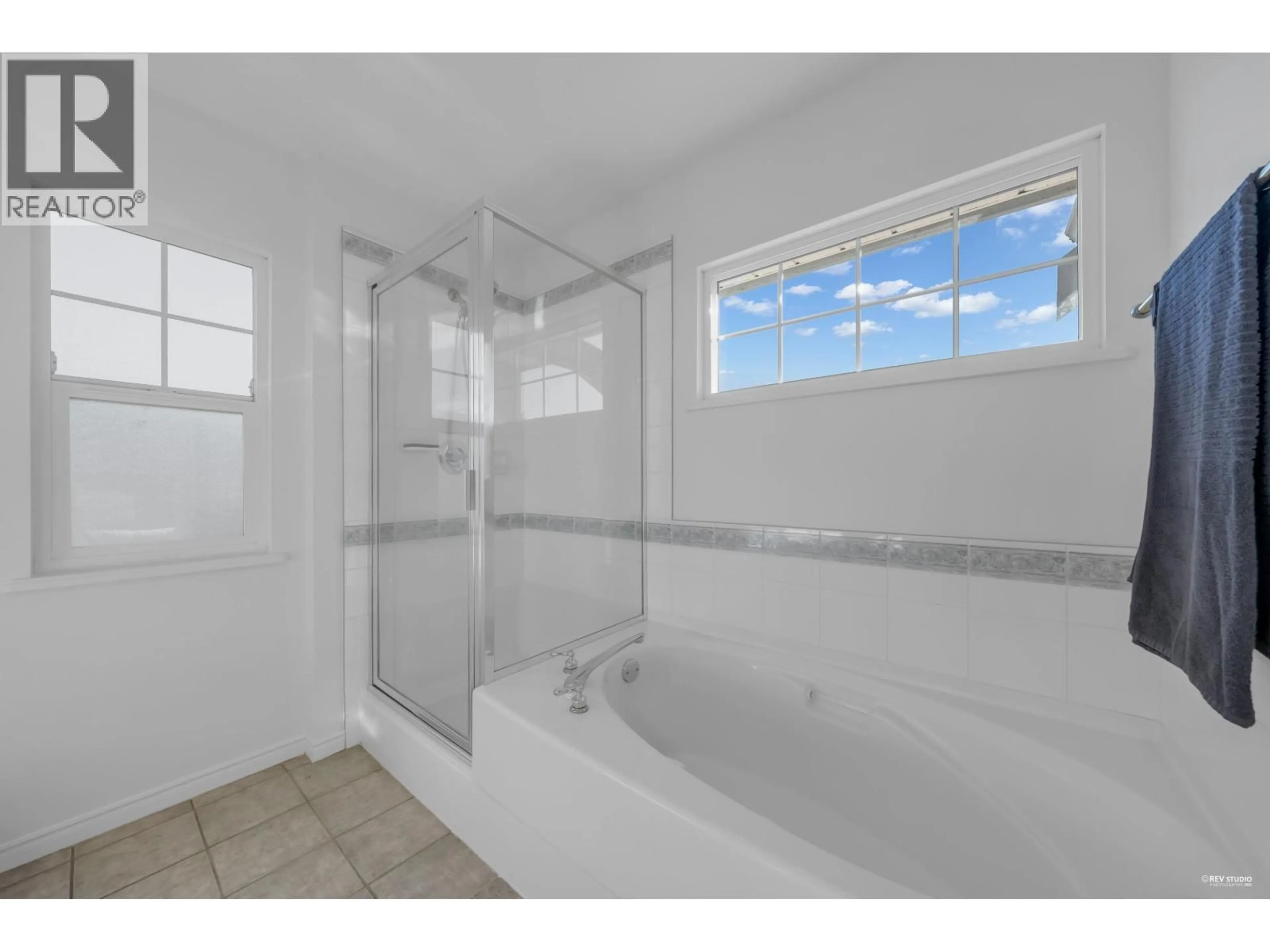 Standard bathroom, ceramic/tile floor for 38 - 1751 PADDOCK DRIVE, Coquitlam British Columbia V3E3M2