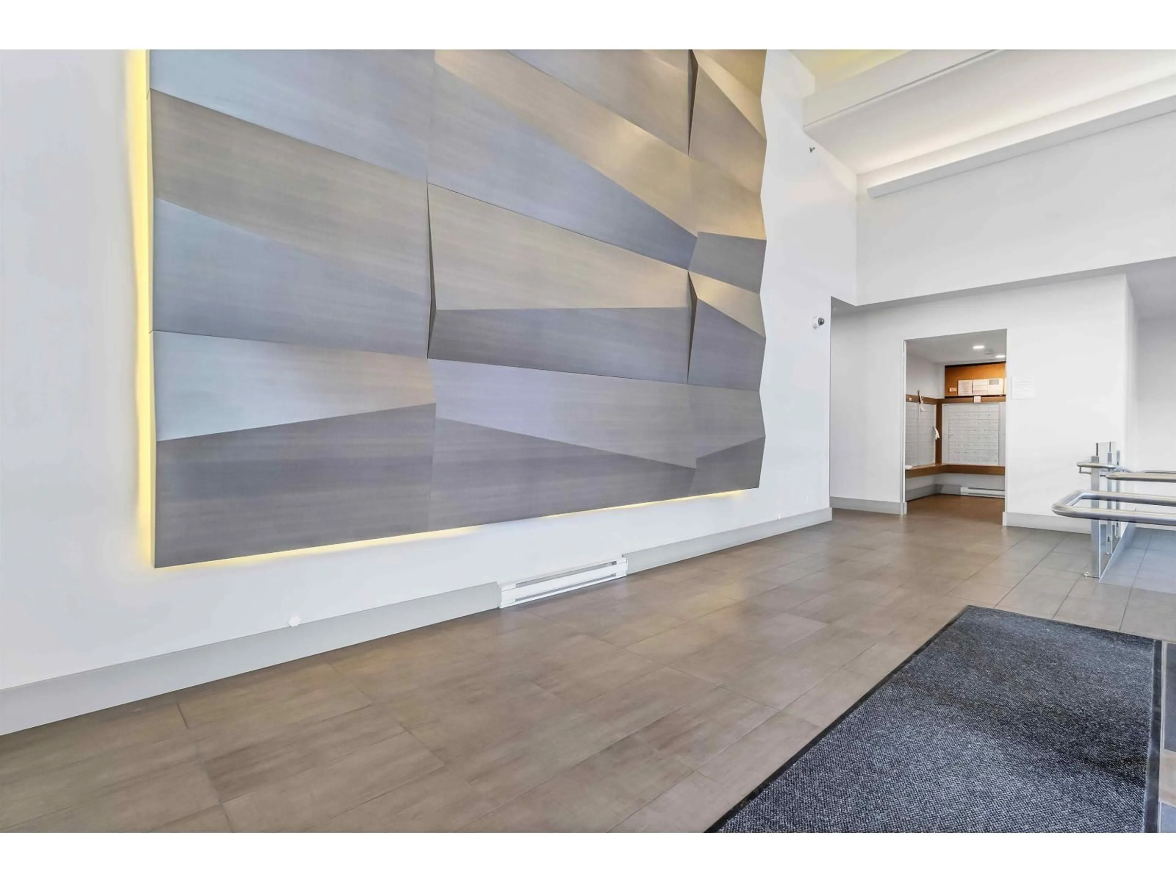 Indoor foyer for 2703 - 13325 102A AVENUE, Surrey British Columbia V3T0J5