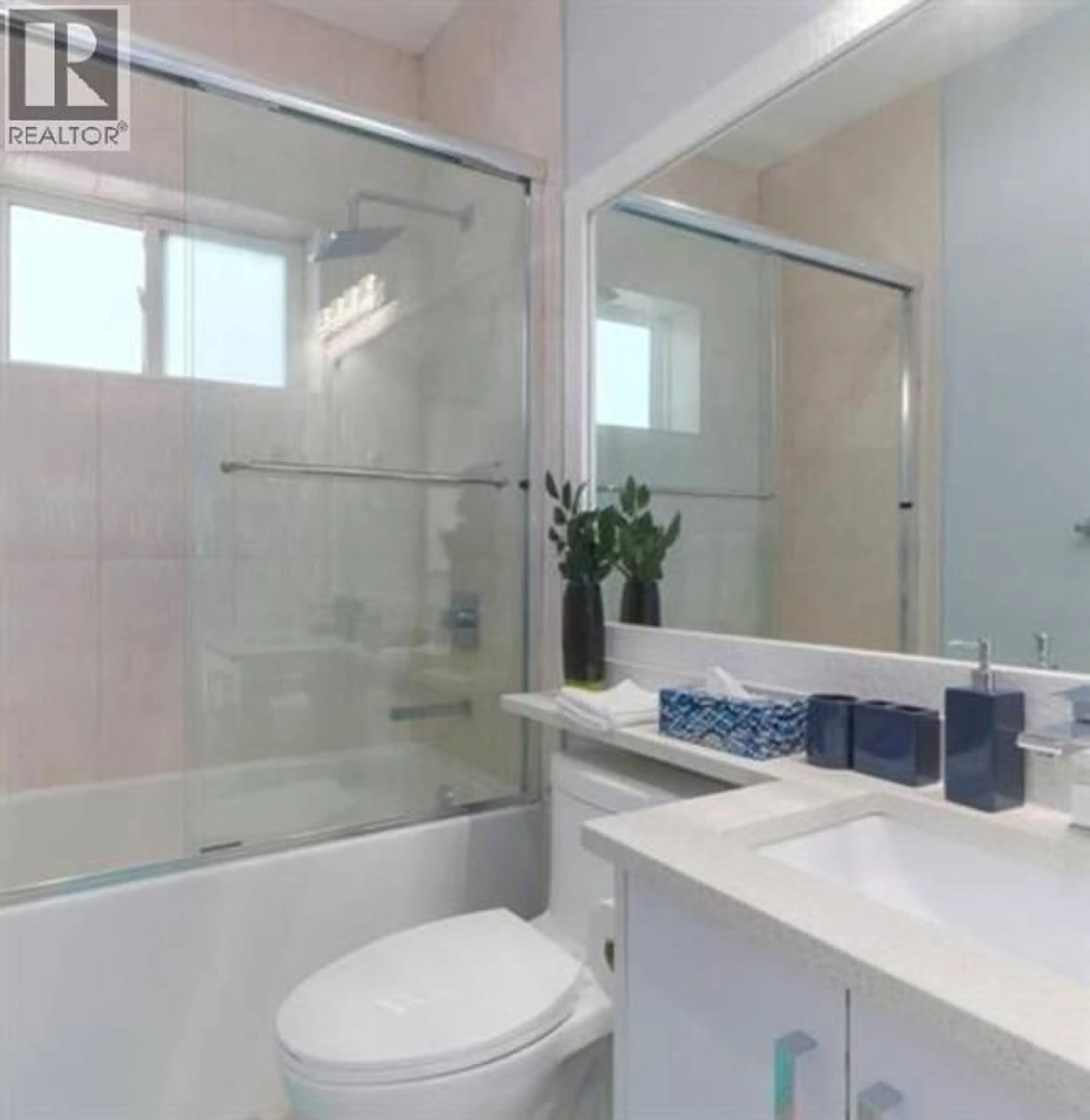 Standard bathroom, ceramic/tile floor for 4666 EARLES STREET, Vancouver British Columbia V5R3R2