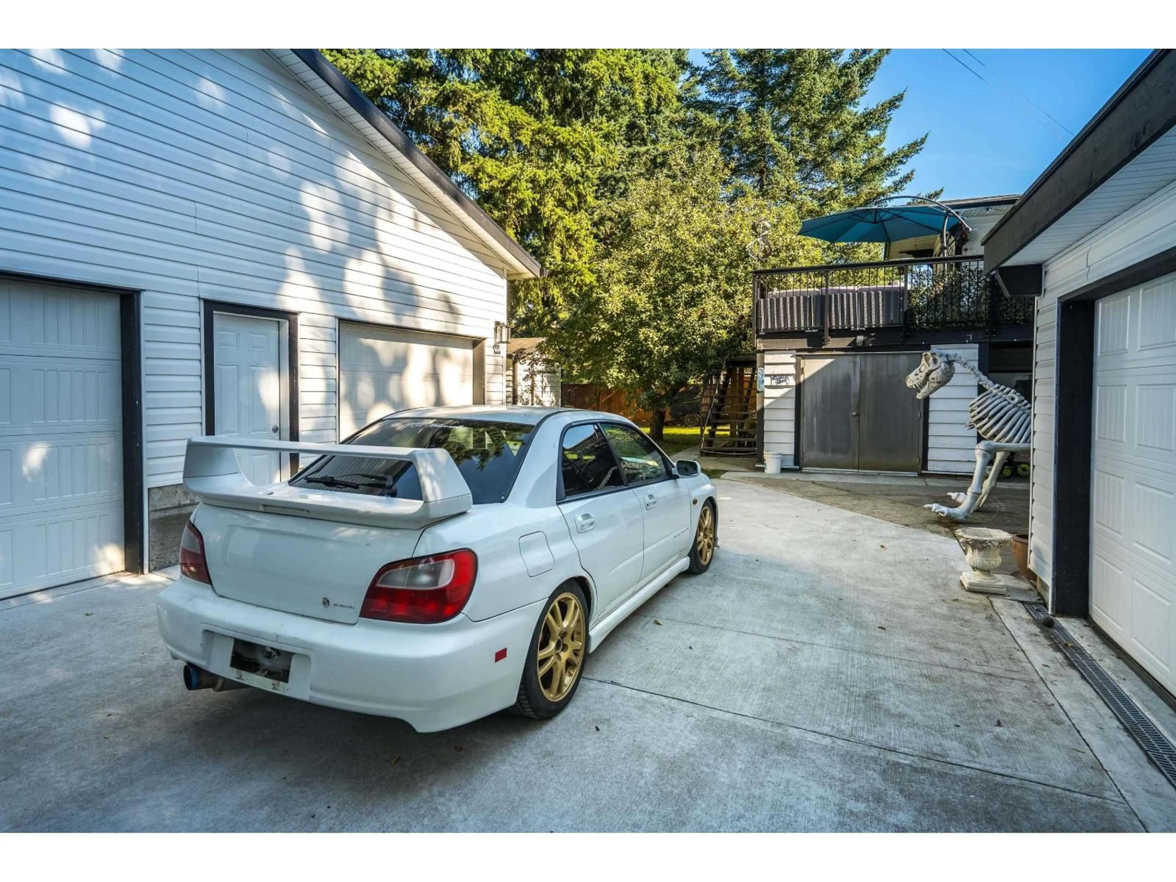 Indoor garage for 20651 44 AVENUE, Langley British Columbia V3A3E5