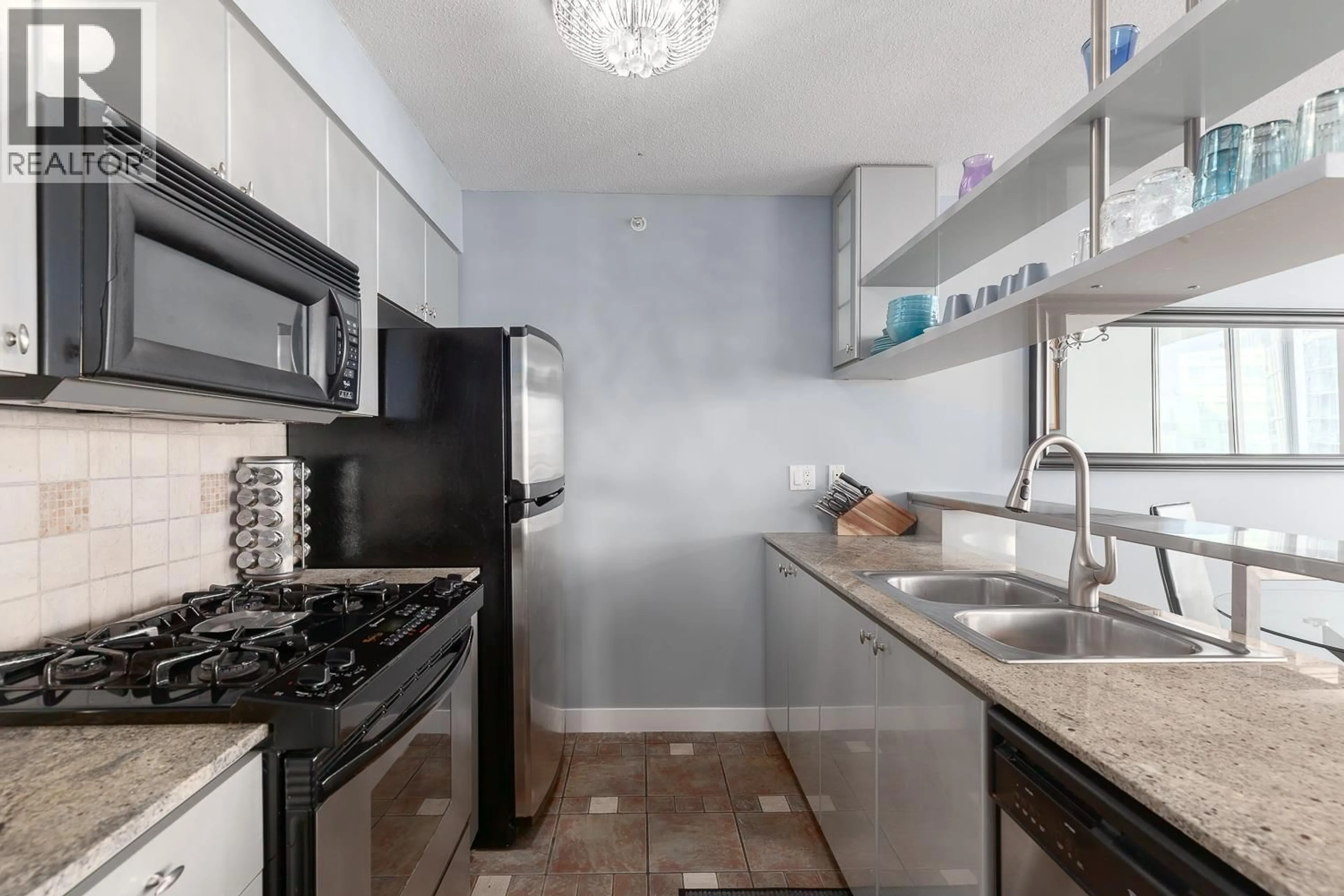 Standard kitchen, ceramic/tile floor for 2706 - 1438 RICHARDS STREET, Vancouver British Columbia V6Z3B8