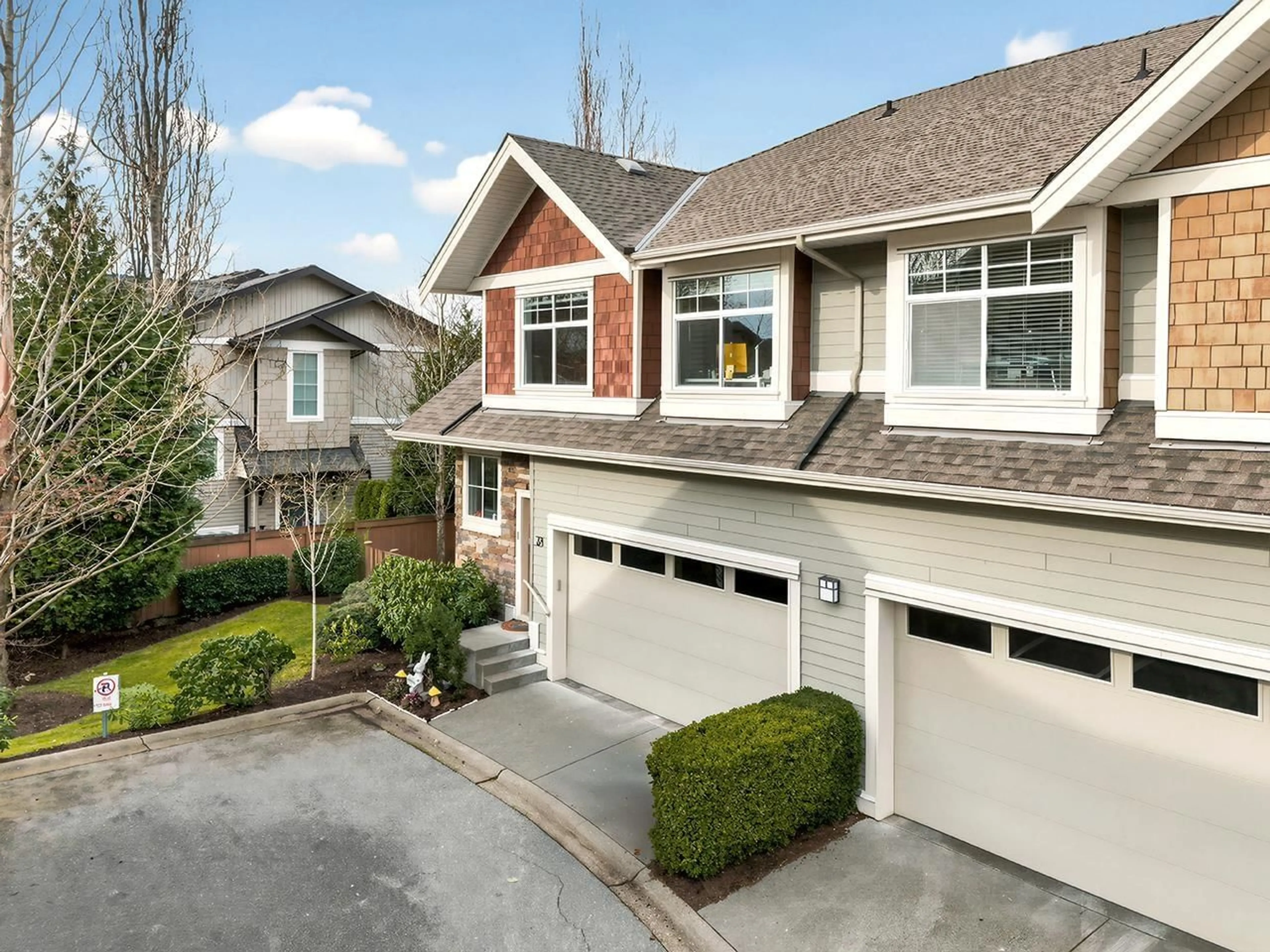 Home with vinyl exterior material, street for 39 - 2453 163 STREET, Surrey British Columbia V3Z8N6