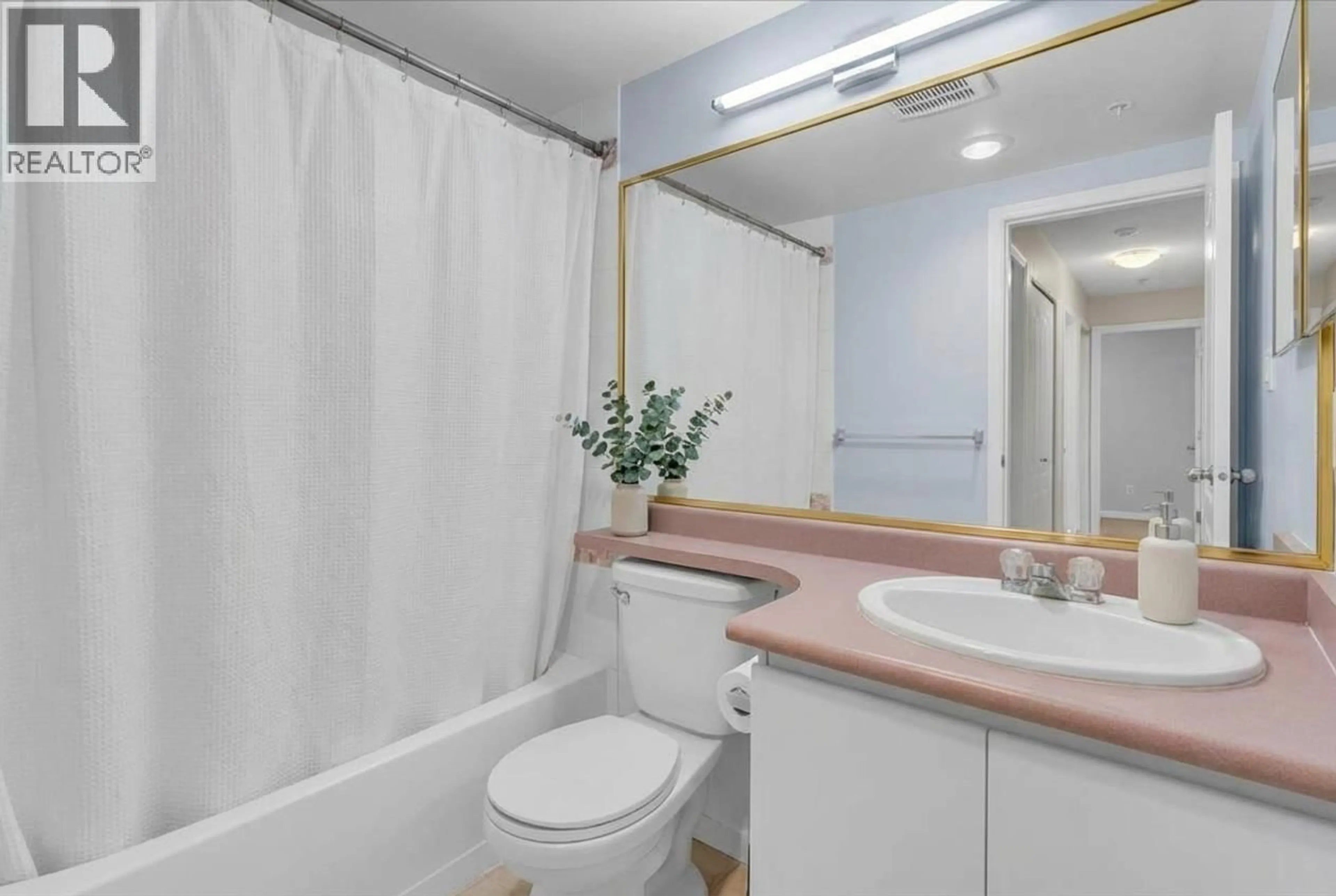 Standard bathroom, unknown for 910 - 3489 ASCOT PLACE, Vancouver British Columbia V5R6B6