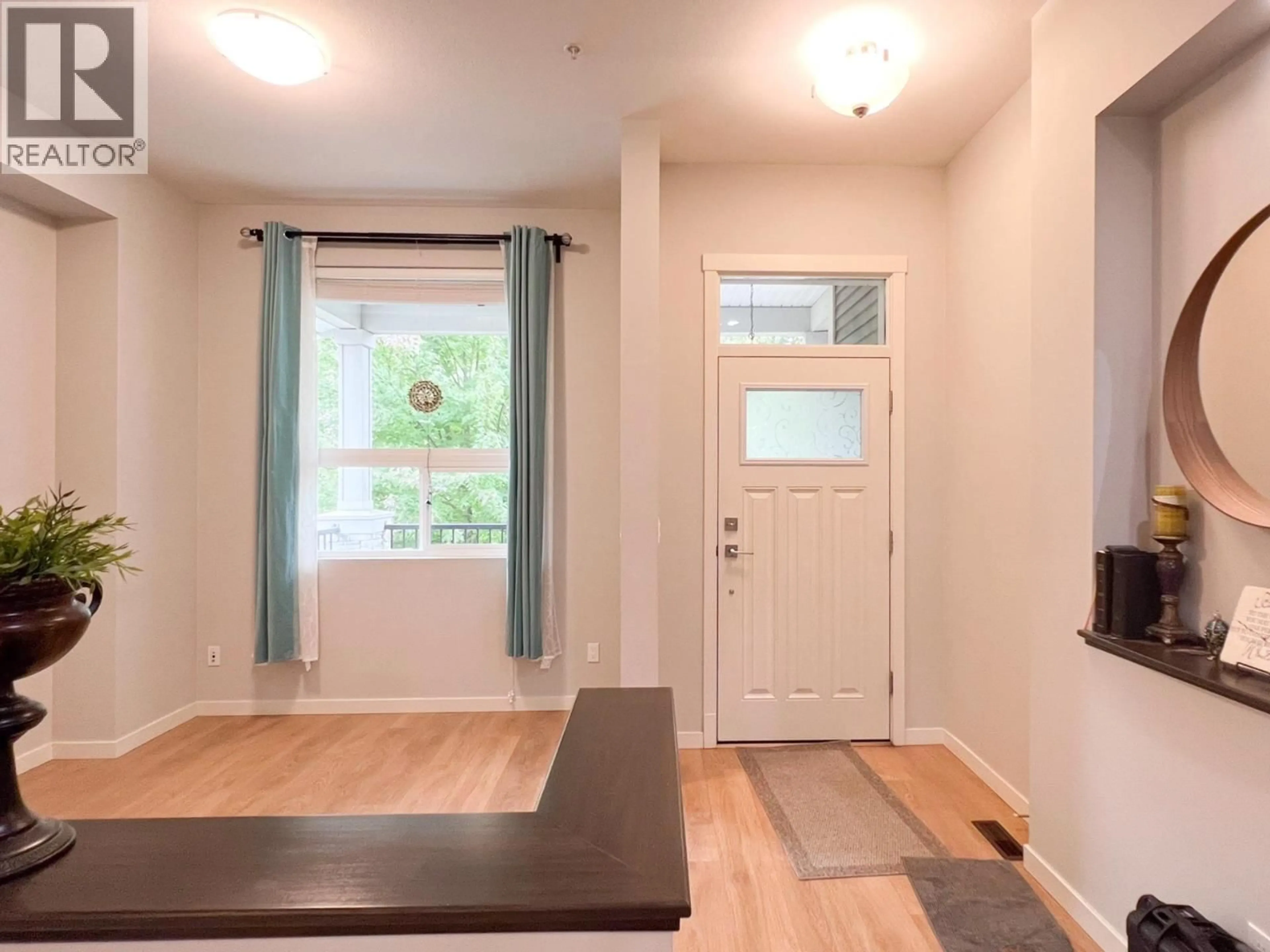 Indoor entryway for 11222 243B STREET, Maple Ridge British Columbia V2W1H5