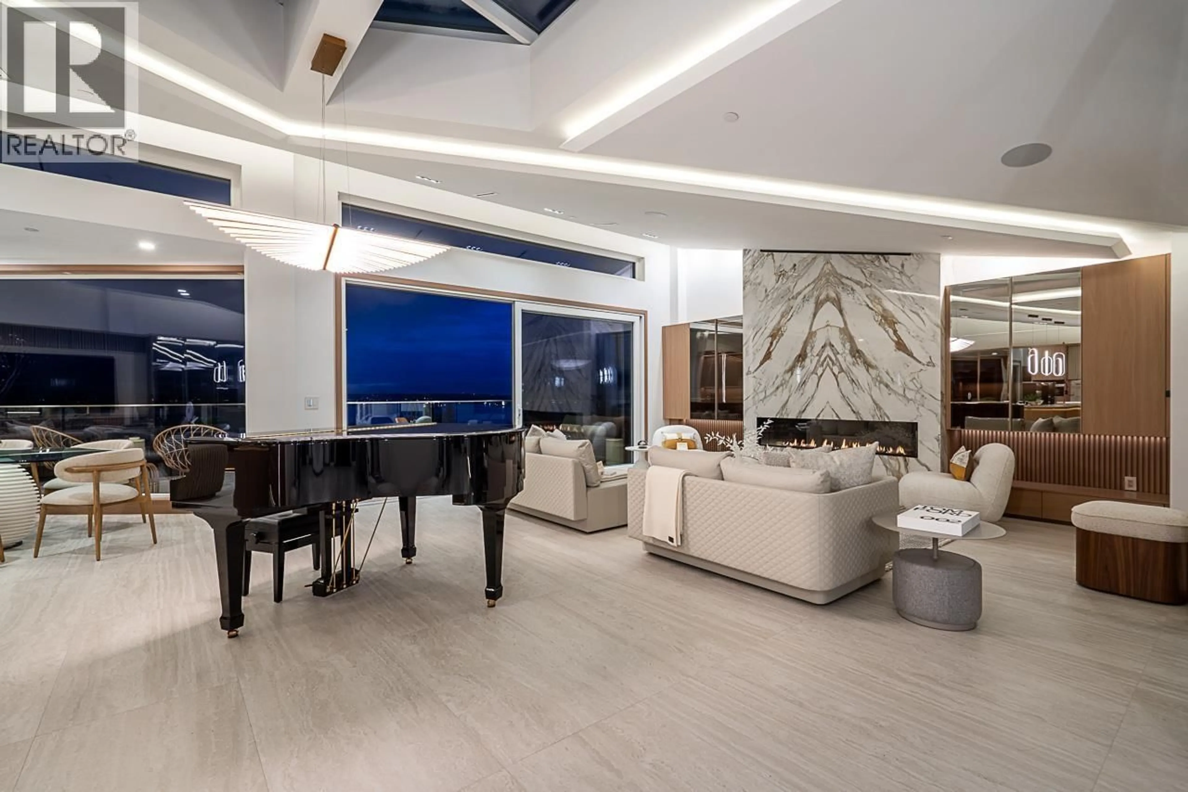 Lobby for 2356 OTTAWA AVENUE, West Vancouver British Columbia V7V2S9