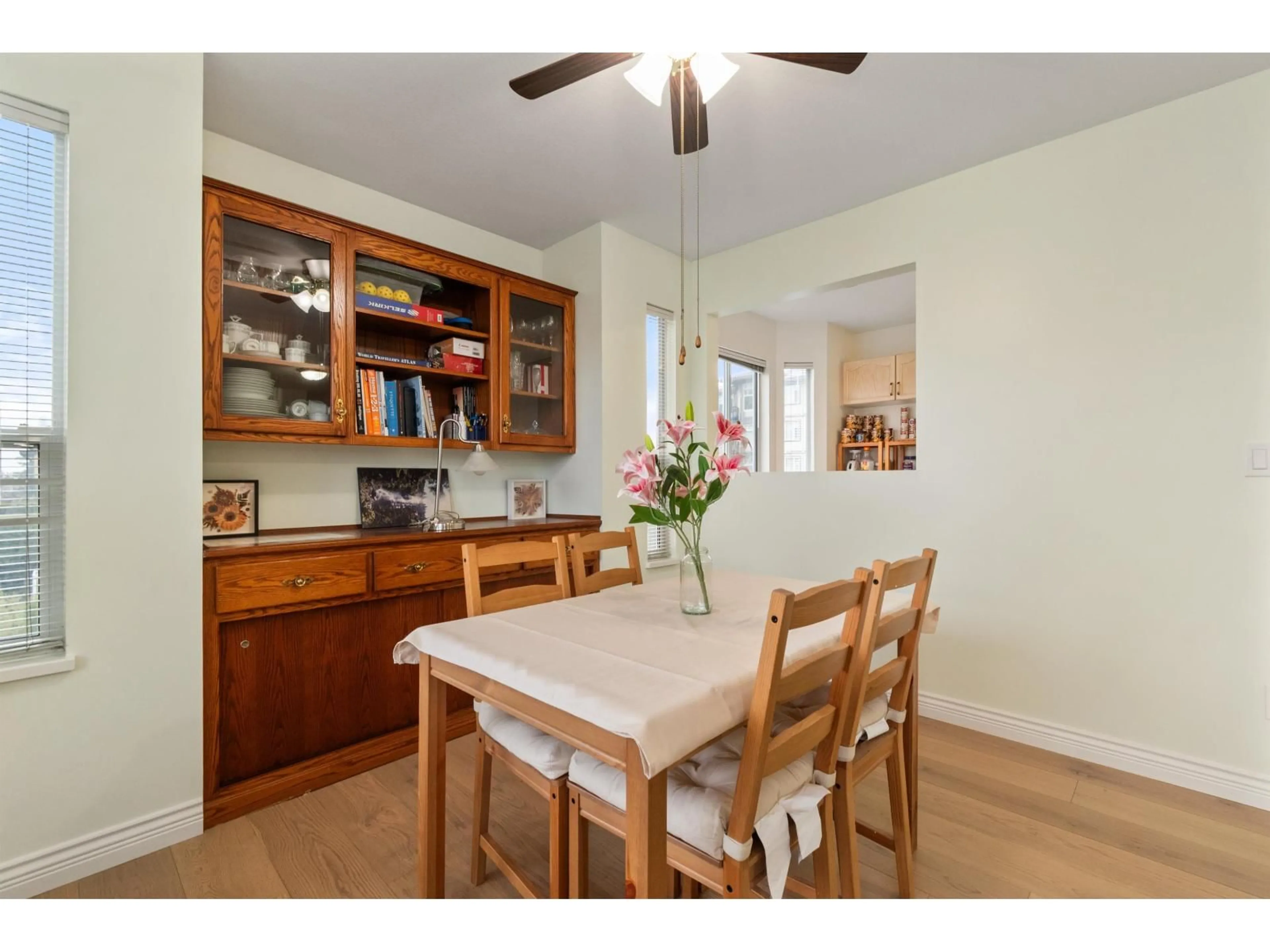 Dining room, wood/laminate floor for 204 - 46000 FIRST AVENUE, Chilliwack British Columbia V2P1W1
