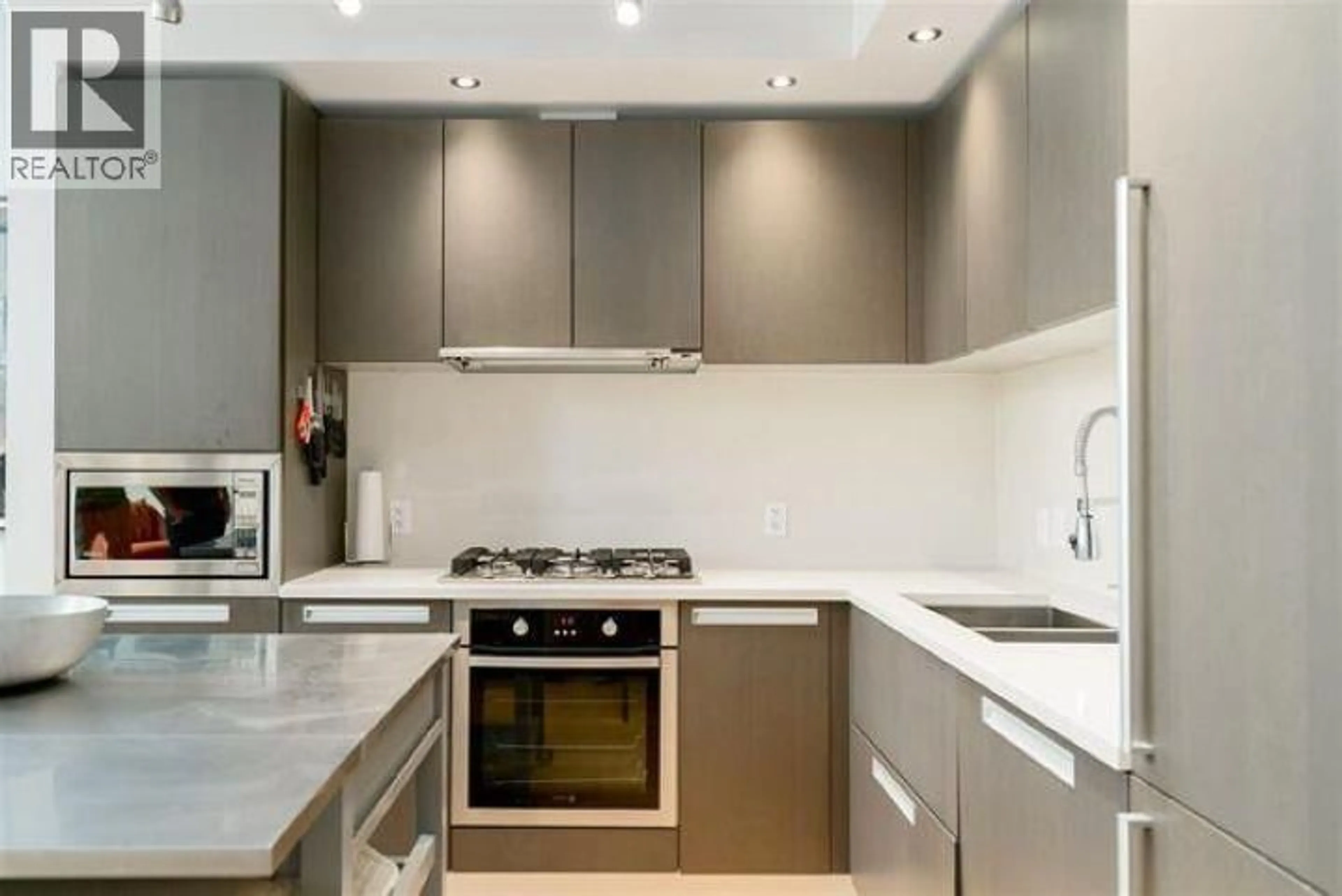 Standard kitchen, unknown for 296 1ST AVENUE, Vancouver British Columbia V5Y3T2