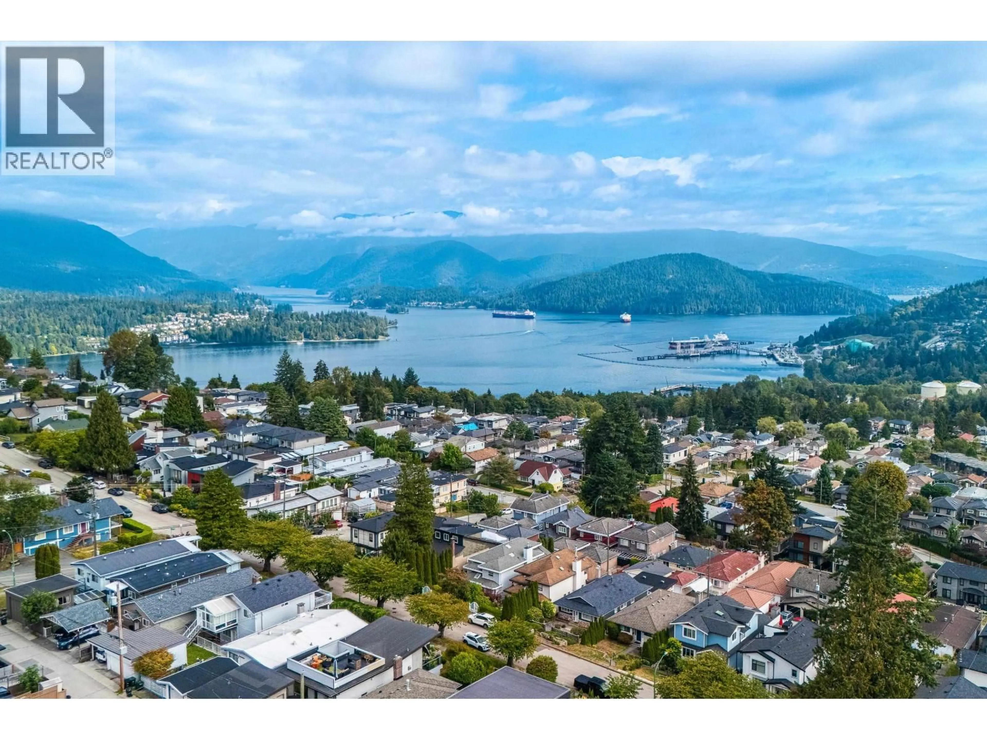 A pic from outside/outdoor area/front of a property/back of a property/a pic from drone, water/lake/river/ocean view for 155 ELLESMERE AVENUE, Burnaby British Columbia V5B3S5