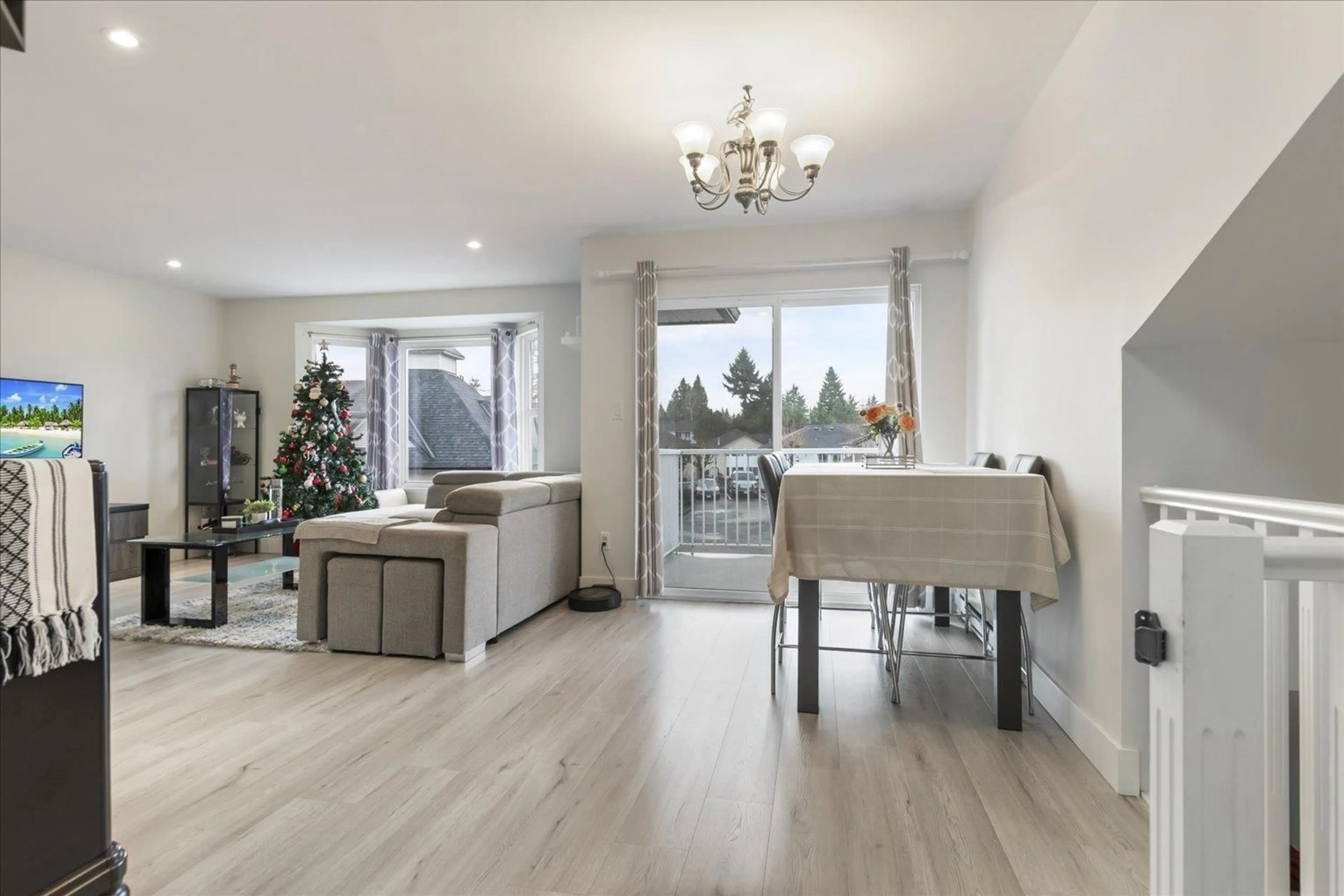 Living room with furniture, wood/laminate floor for 53 - 34332 MACLURE ROAD, Abbotsford British Columbia V2S7S8