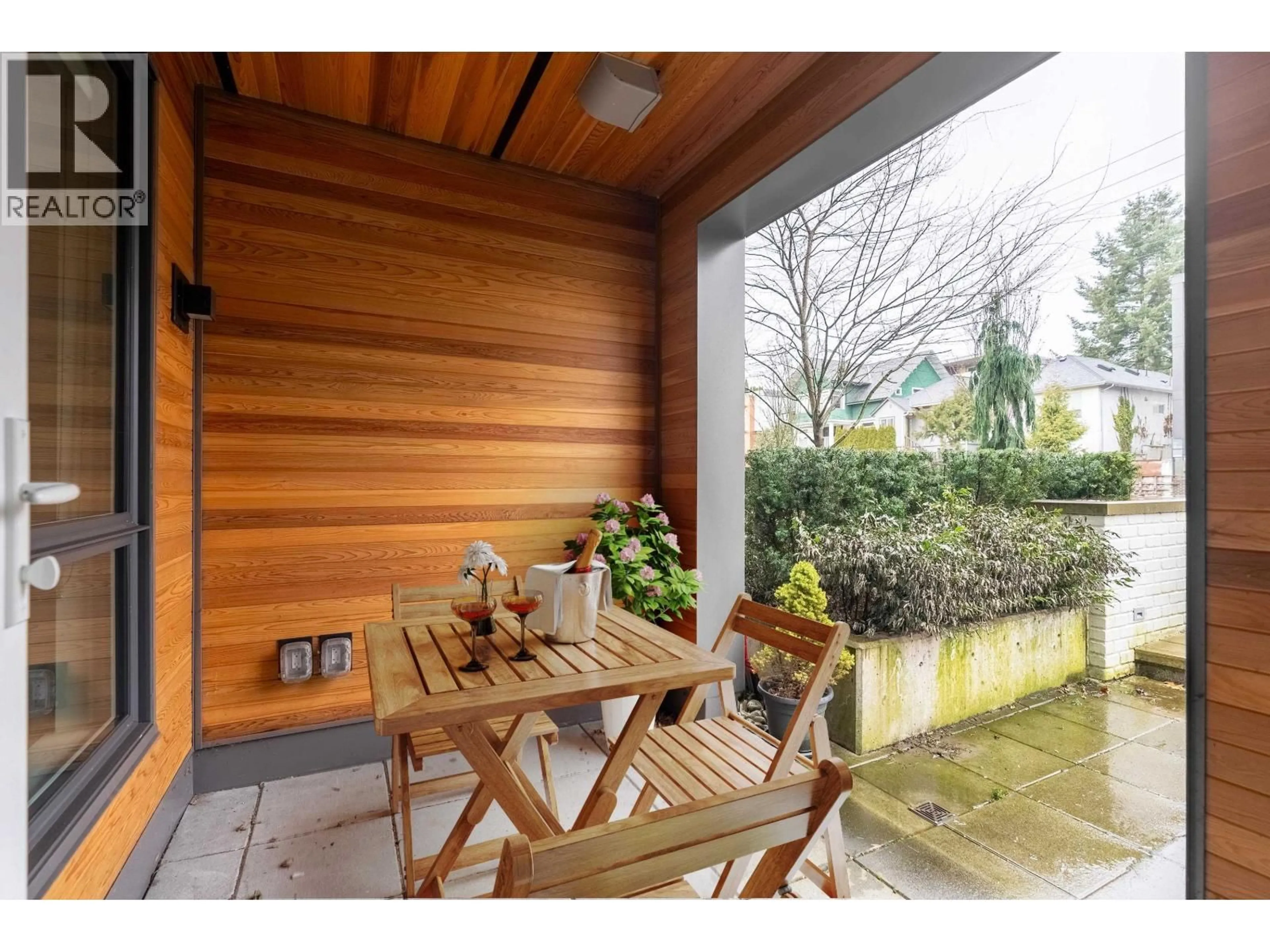 Patio, street for 102 - 747 3RD STREET, North Vancouver British Columbia V7L1G8