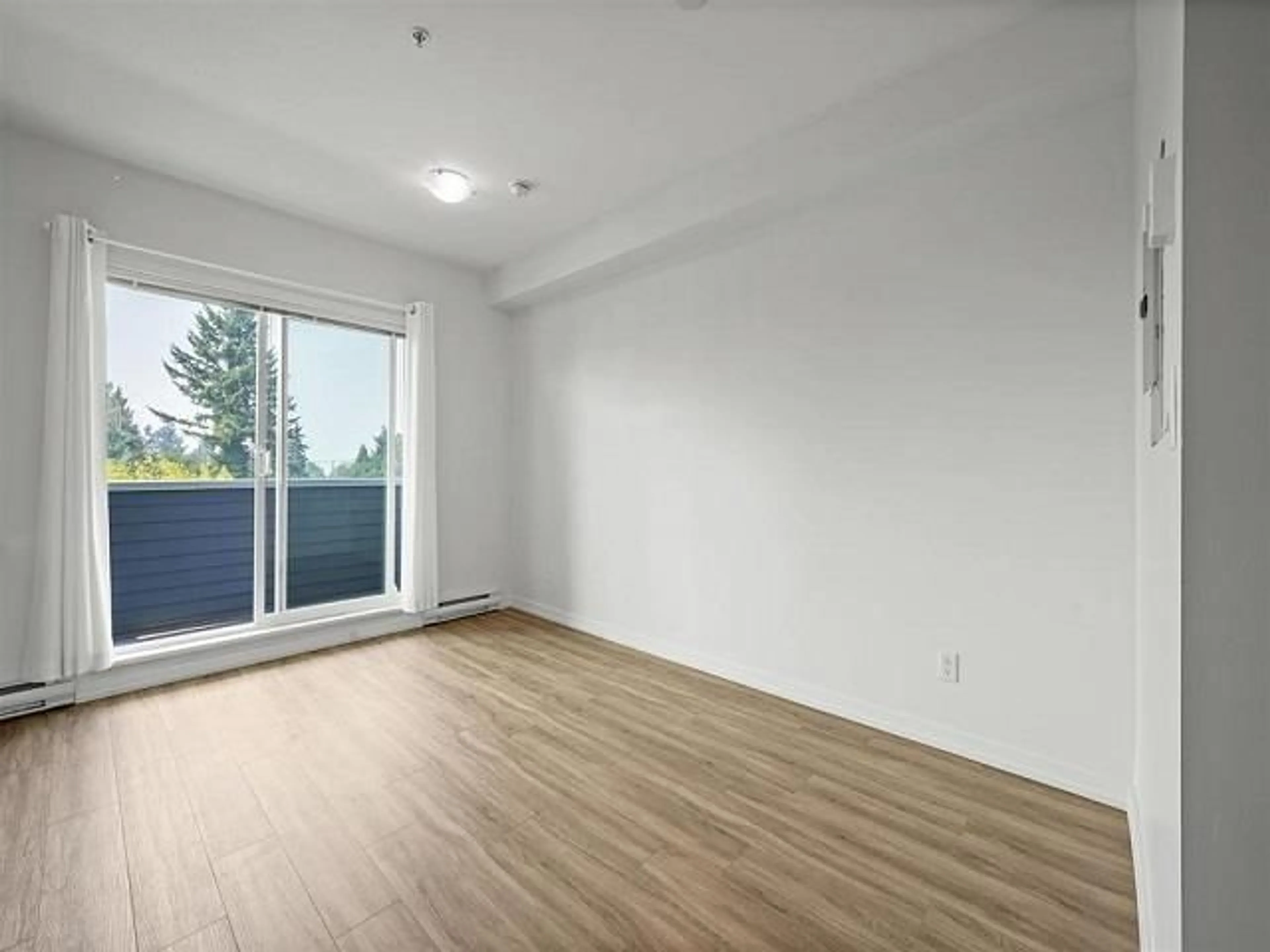 A pic of a room for 304 - 13678 GROSVENOR ROAD, Surrey British Columbia V3R5E2