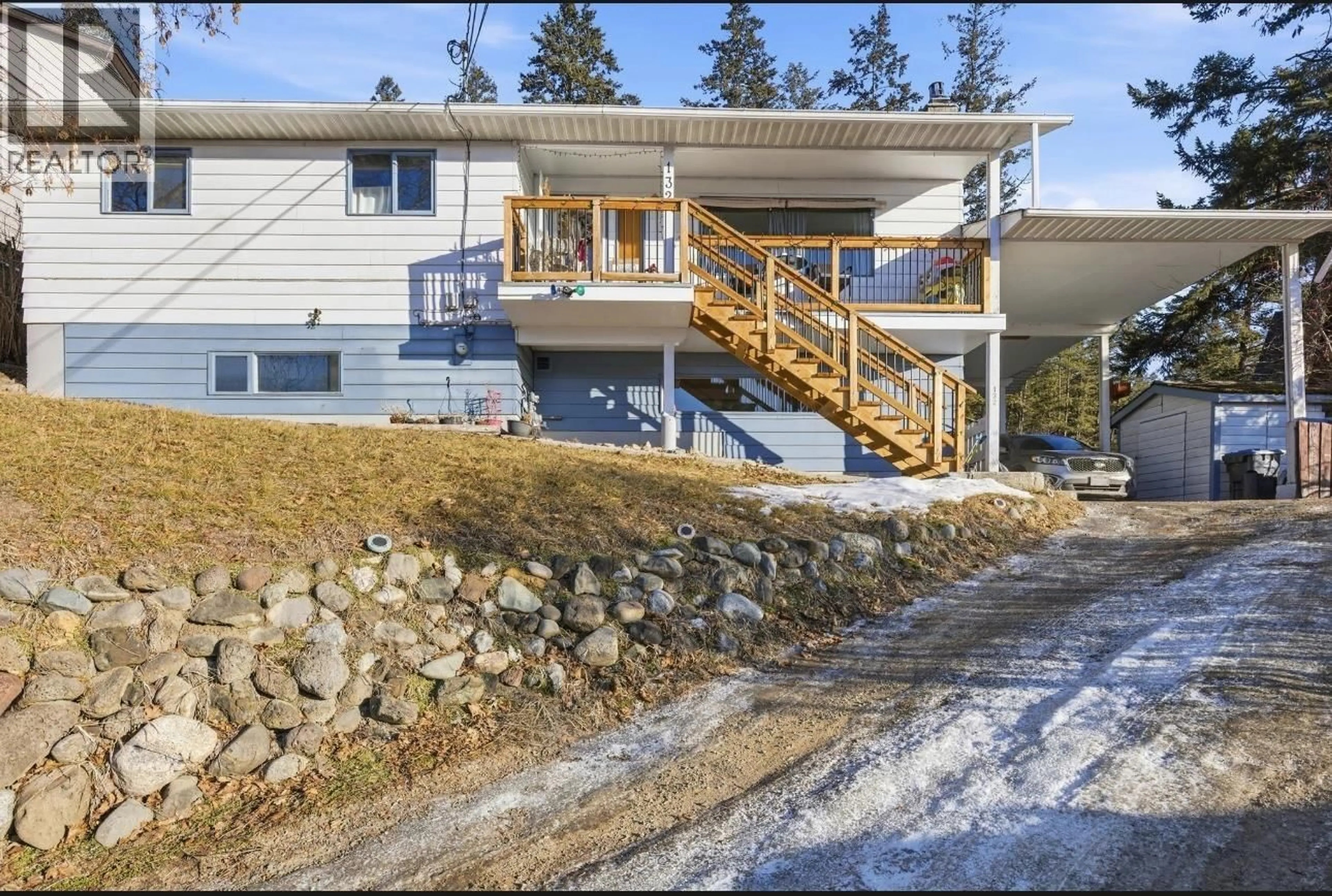 A pic from outside/outdoor area/front of a property/back of a property/a pic from drone, unknown for 132 LAKEVIEW AVENUE, Williams Lake British Columbia V2G1B6