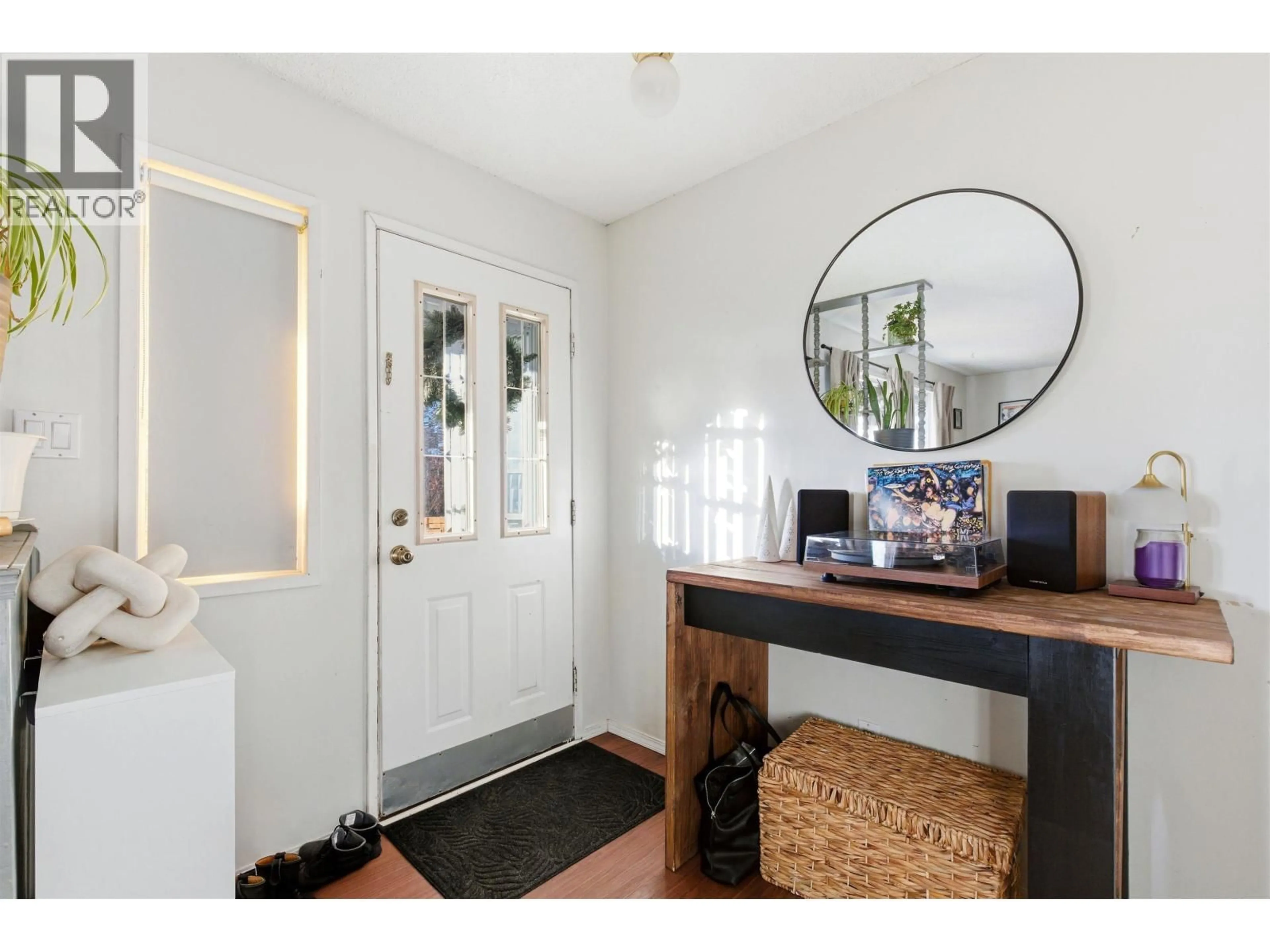 Indoor entryway for 132 LAKEVIEW AVENUE, Williams Lake British Columbia V2G1B6