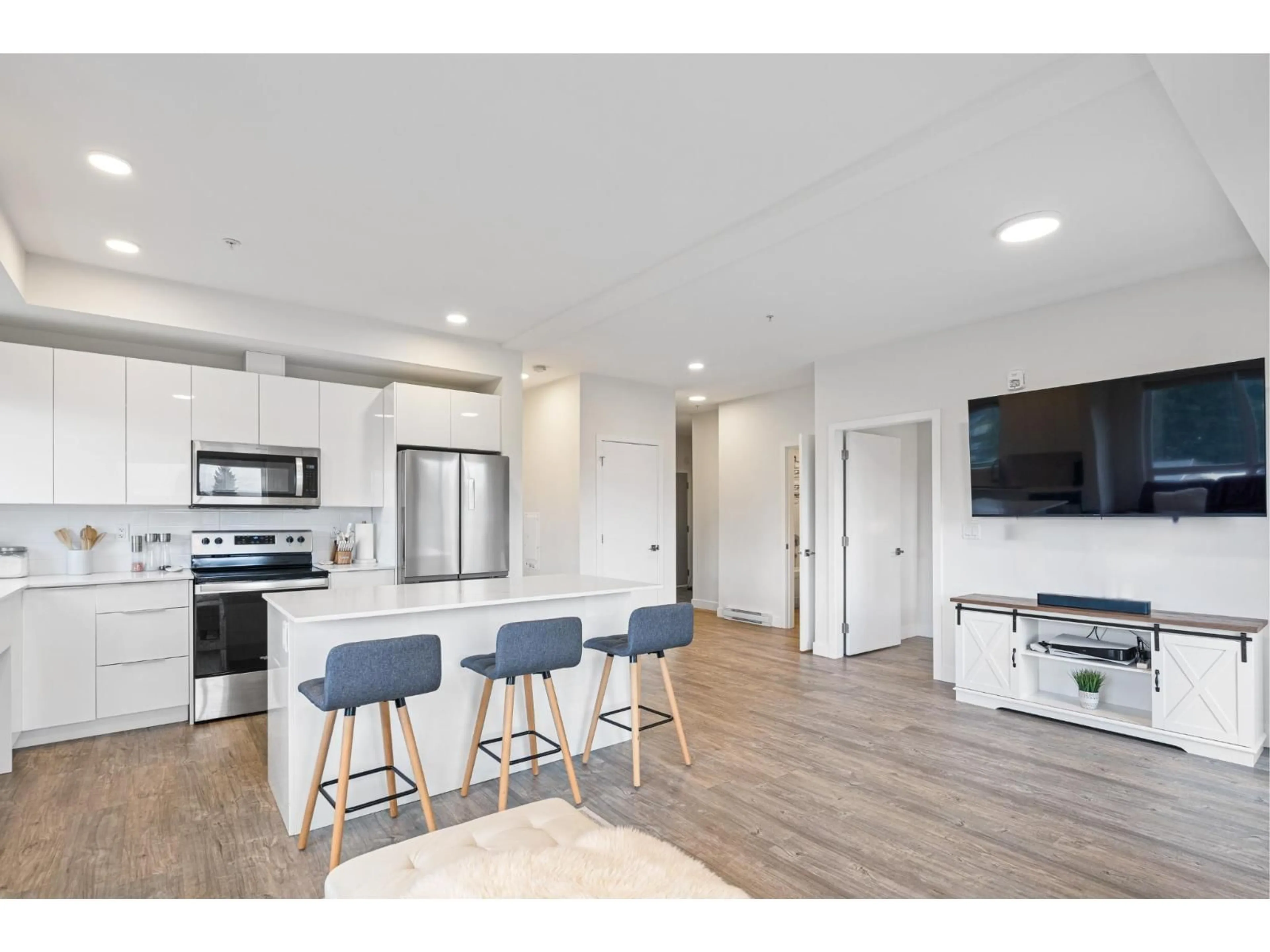 Open concept kitchen, unknown for 312 - 9450 ROBSON STREET, Chilliwack British Columbia V2P0L7