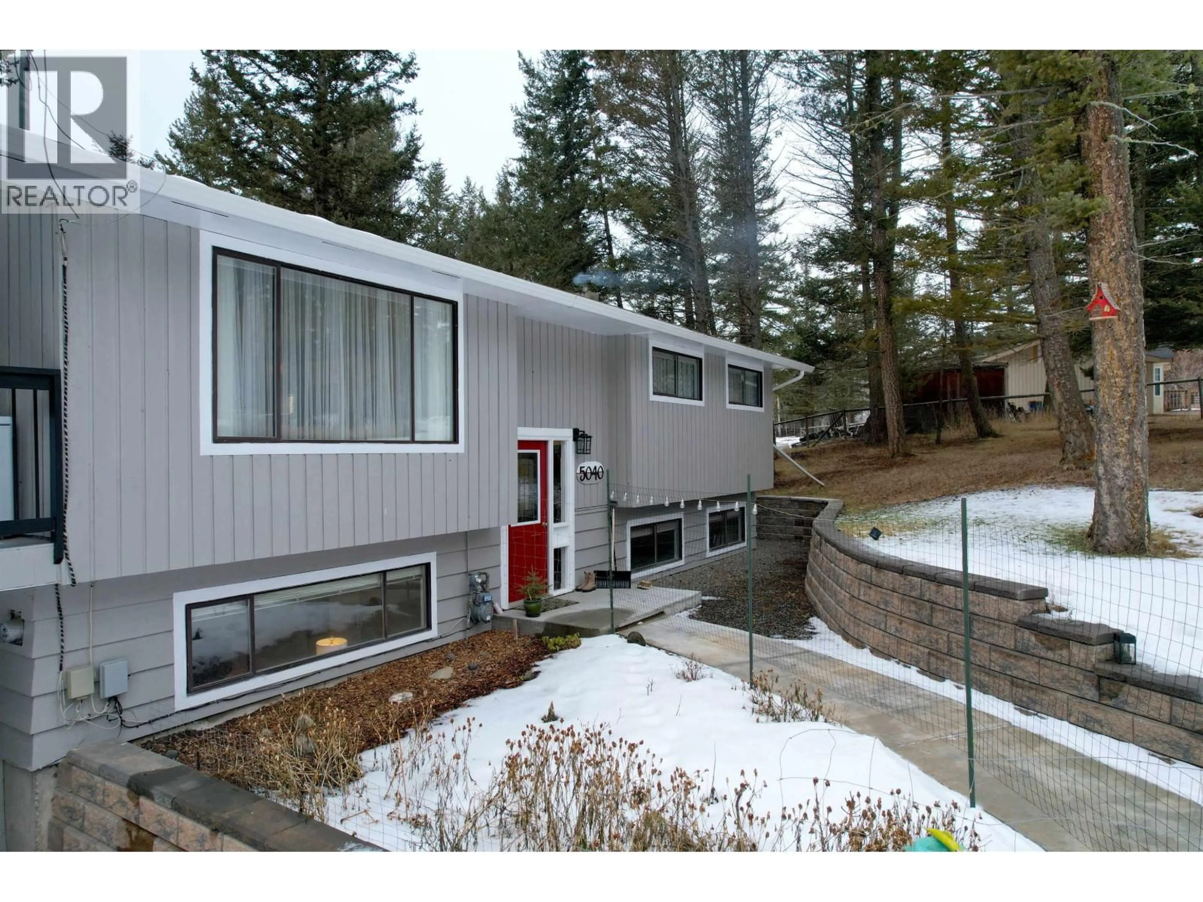 Home with vinyl exterior material, mountain view for 5040 HANSEN COURT, 108 Mile Ranch British Columbia V0K2Z0