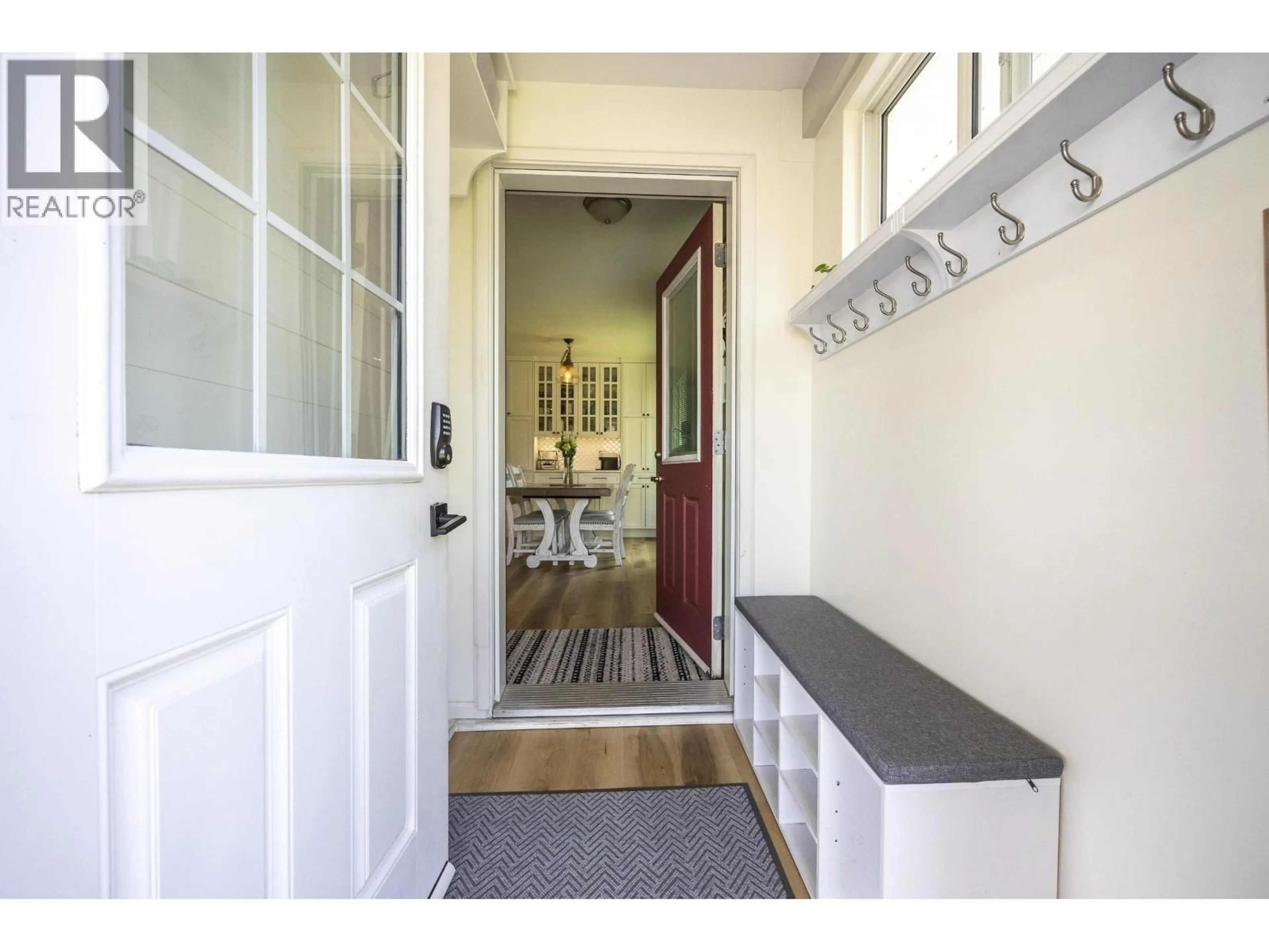 Indoor entryway for 1 - 2218 EVERGREEN STREET, Terrace British Columbia V8G2P8