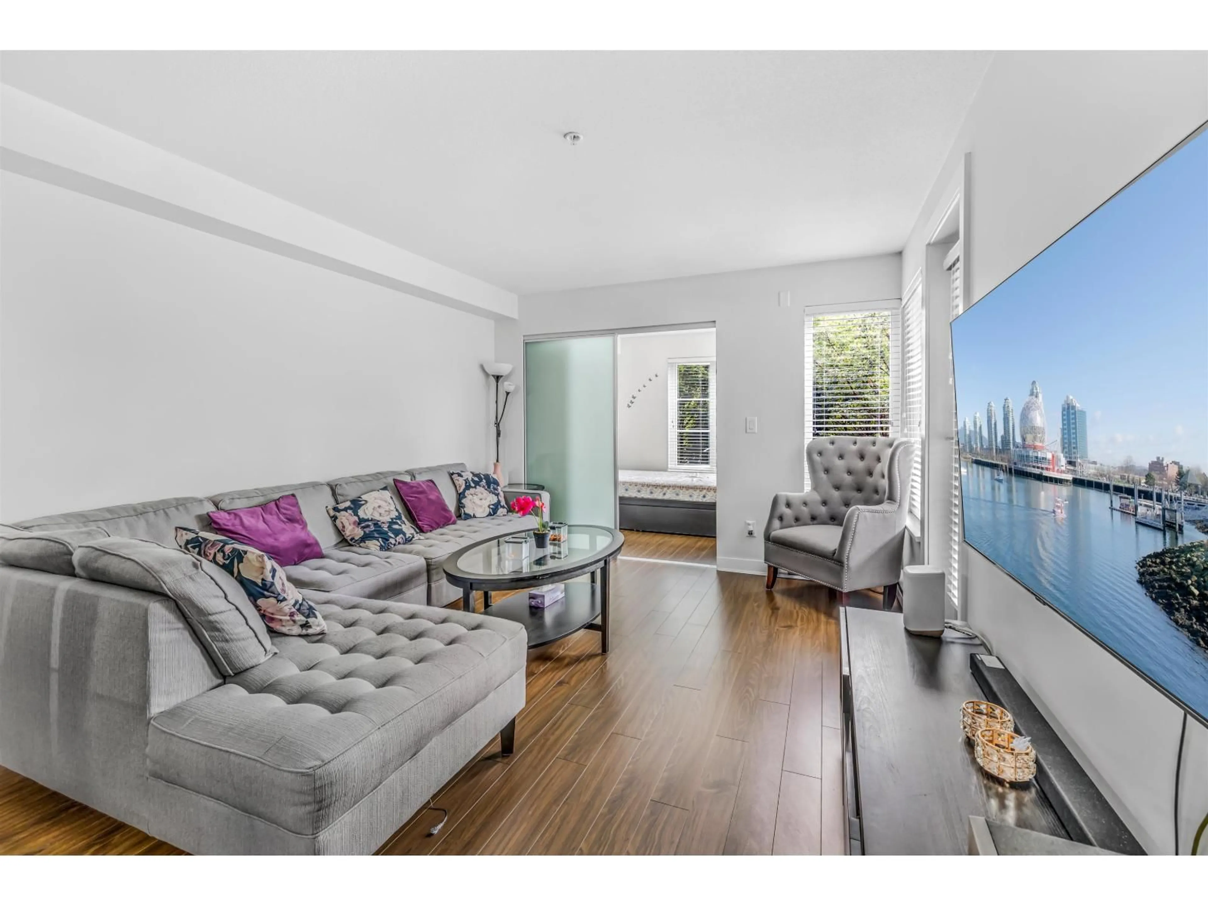 Living room with furniture, unknown for 202 - 13740 75A AVENUE, Surrey British Columbia V3W0E8