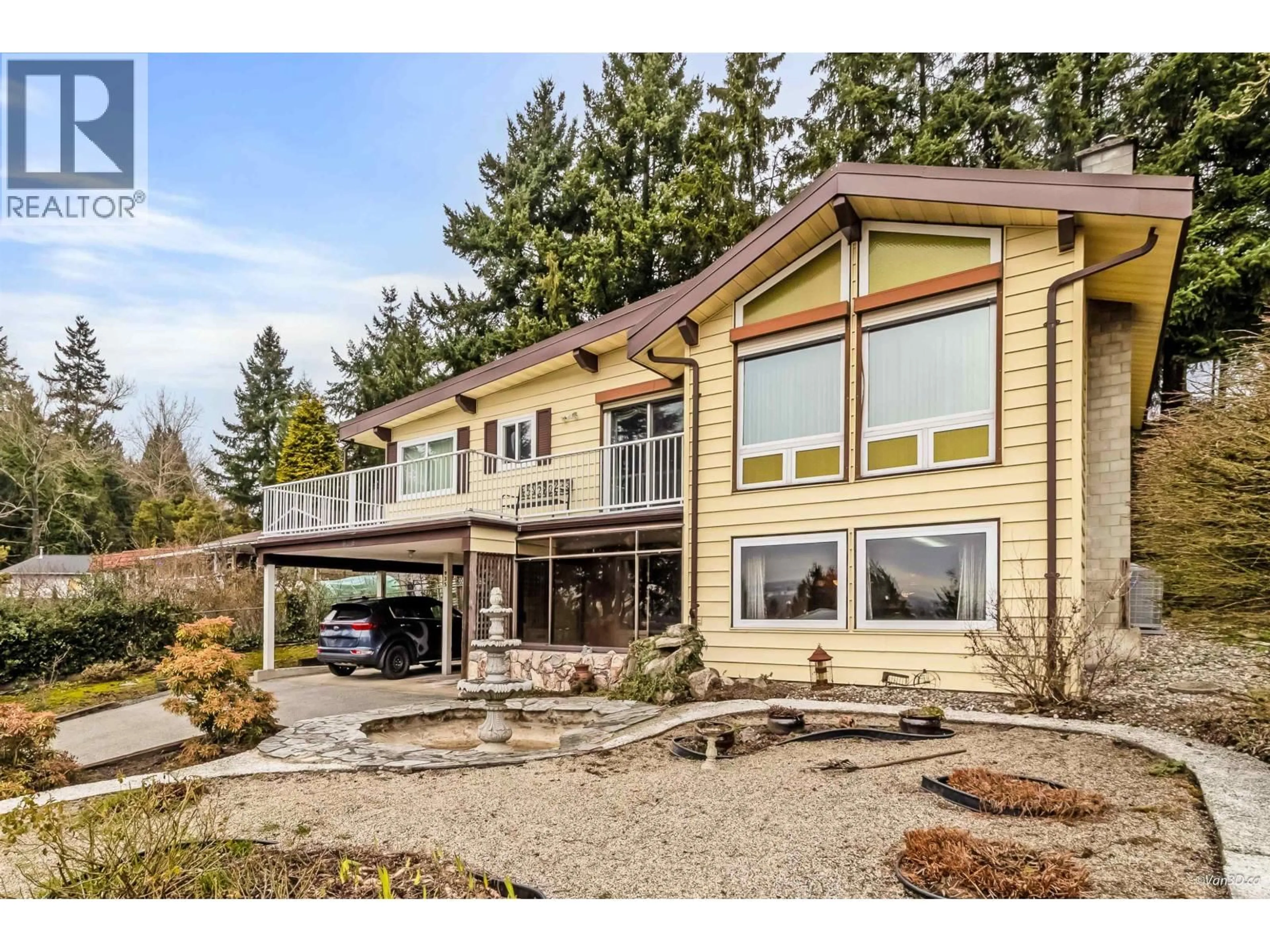 Home with vinyl exterior material, unknown for 935 LONDON PLACE, New Westminster British Columbia V3M4Z5