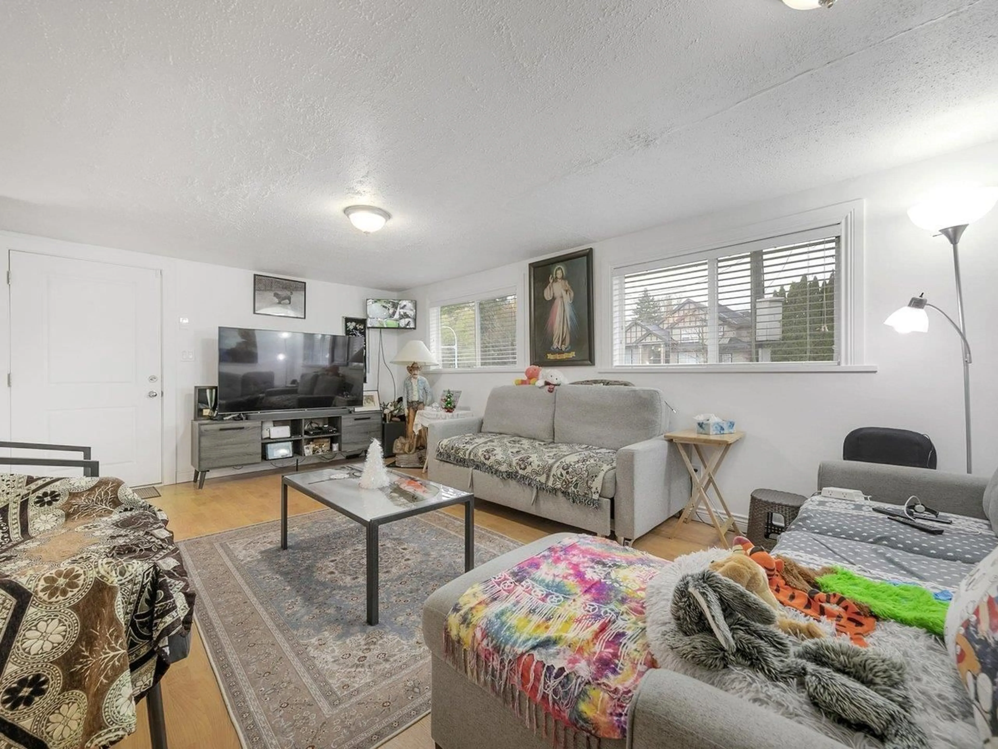 Living room with furniture, unknown for 13229 87B AVENUE, Surrey British Columbia V3W6B9