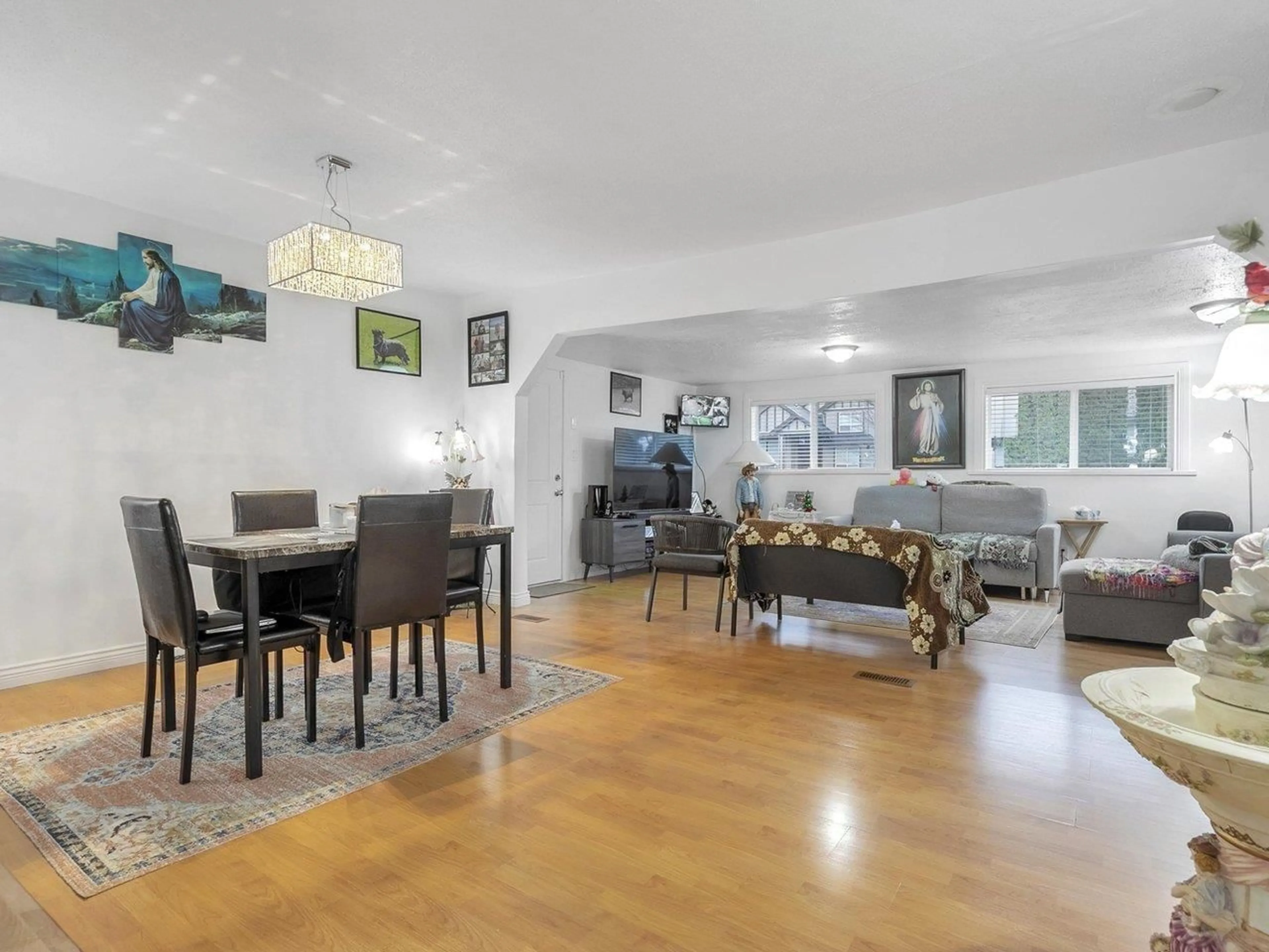 Living room with furniture, unknown for 13229 87B AVENUE, Surrey British Columbia V3W6B9