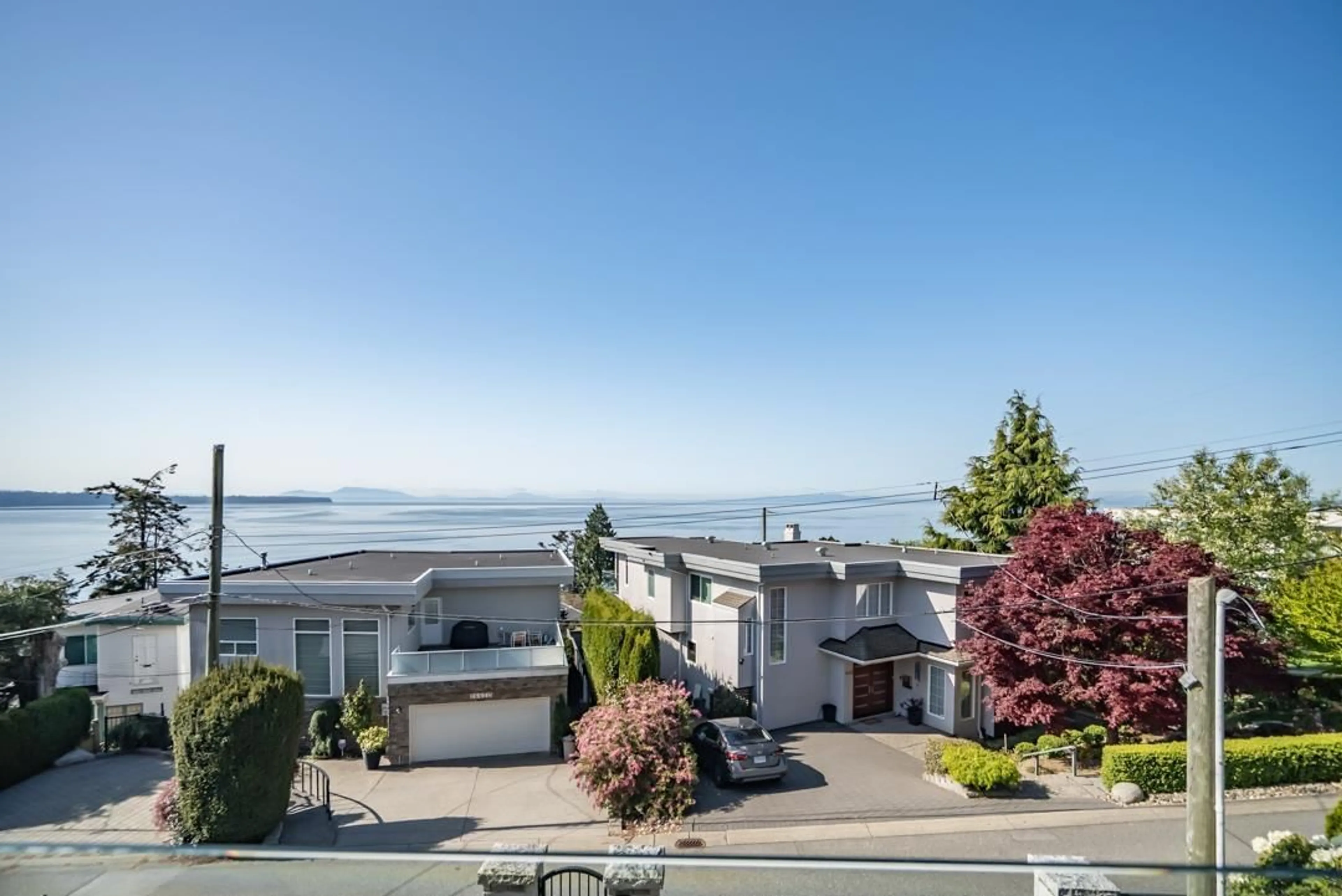 A pic from outside/outdoor area/front of a property/back of a property/a pic from drone, water/lake/river/ocean view for 14433 SUNSET LANE, White Rock British Columbia V4B5J7