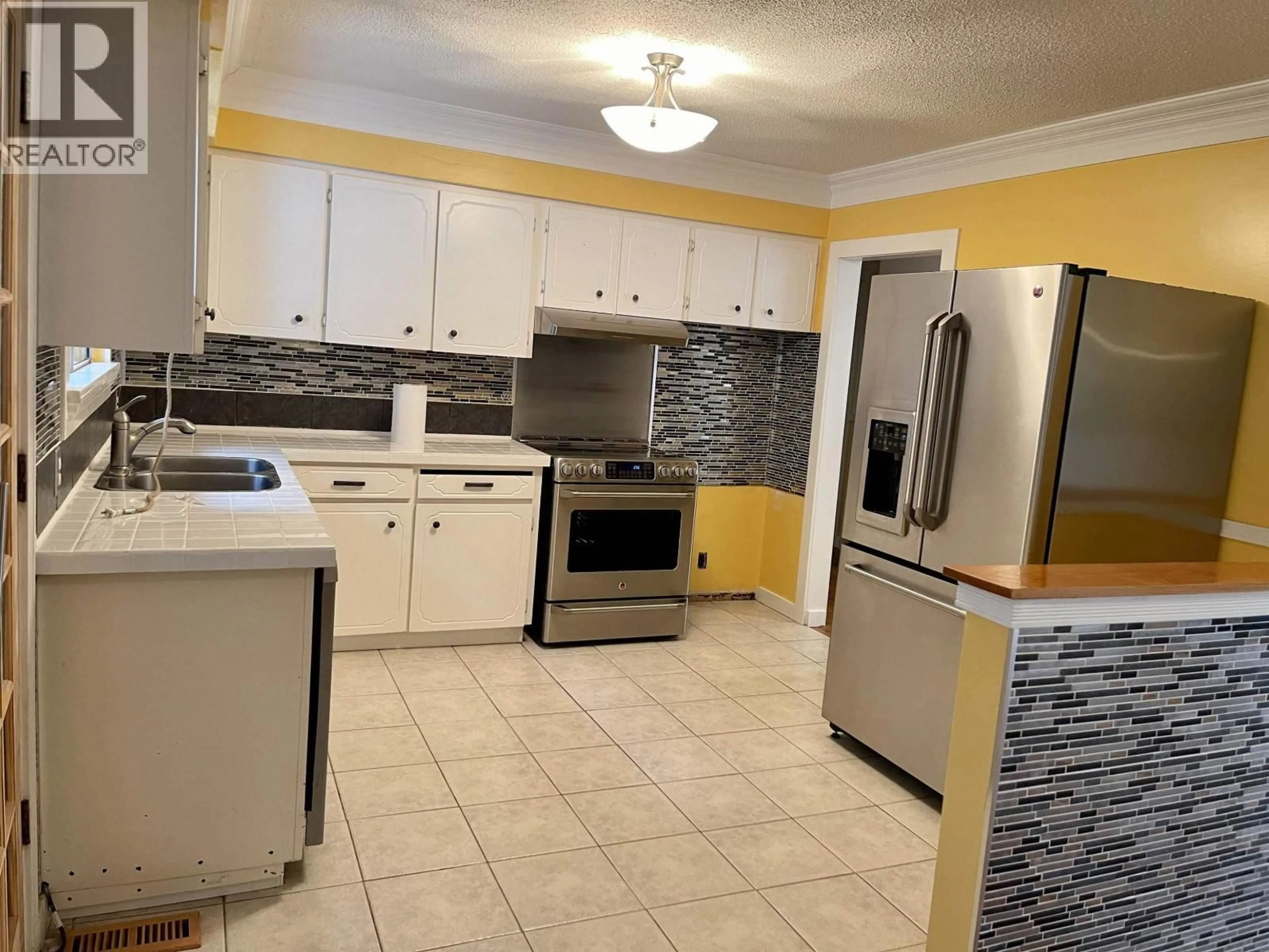 Standard kitchen, ceramic/tile floor for 1791 LANGAN AVENUE, Port Coquitlam British Columbia V3C1K8