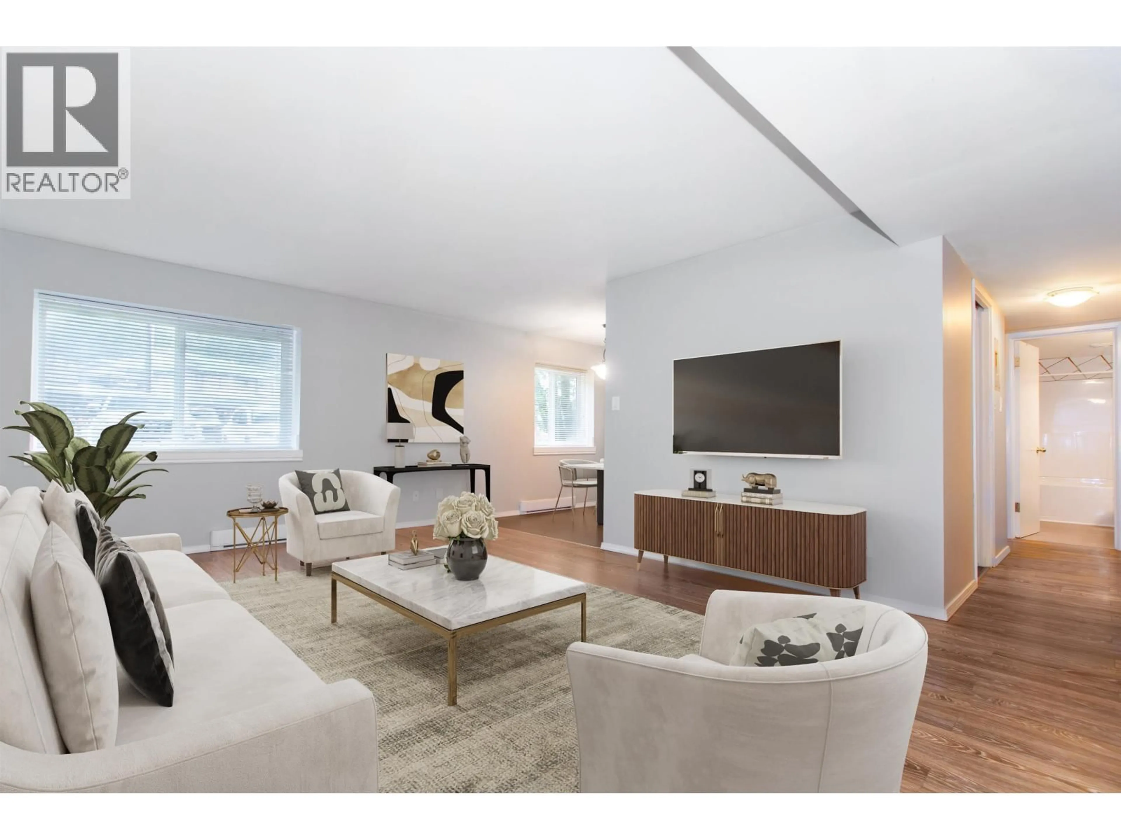 Living room with furniture, wood/laminate floor for 49 - 38185 WESTWAY AVENUE, Squamish British Columbia V8B0L6