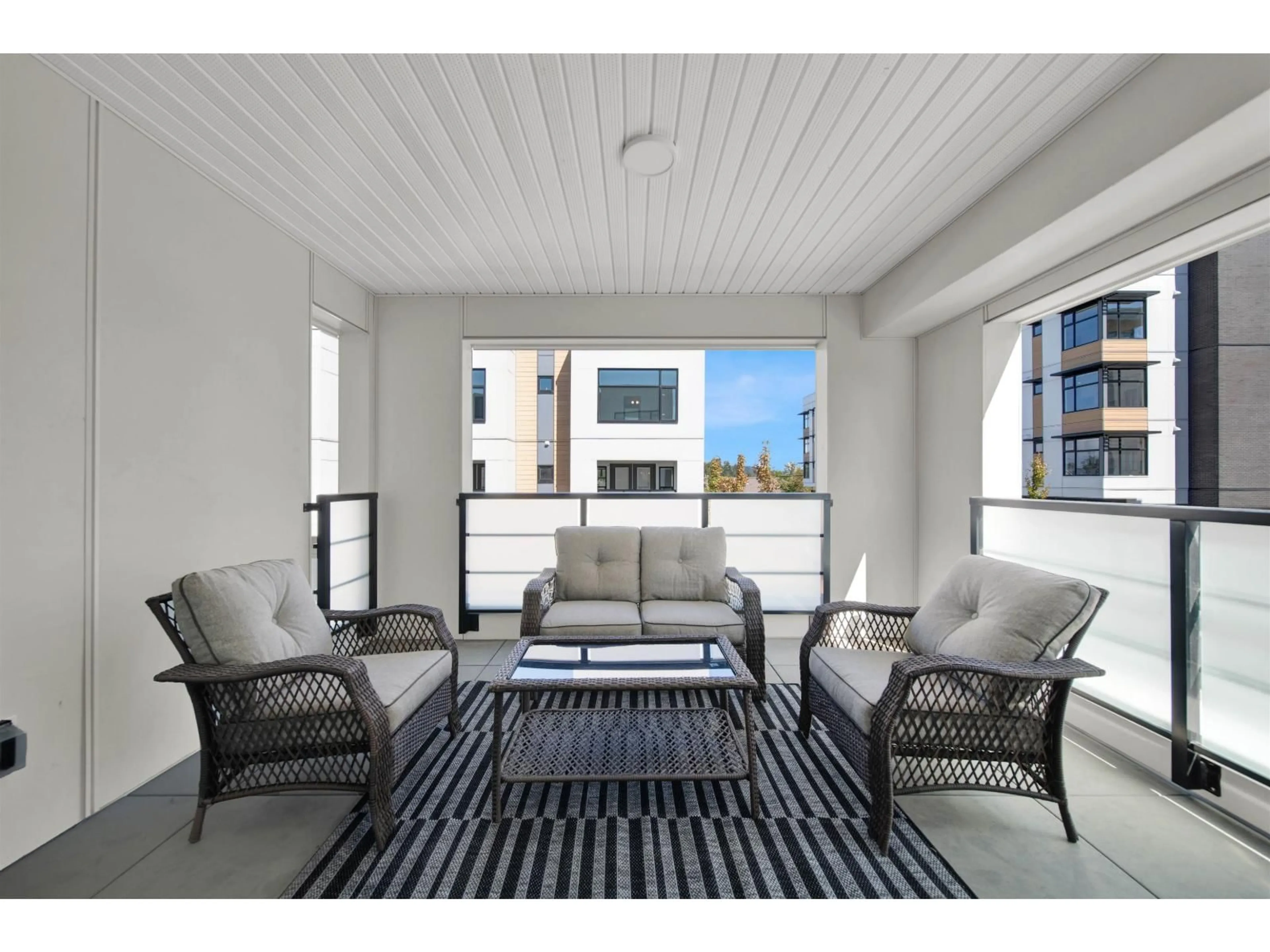 Patio, water/lake/river/ocean view for 25 - 177 175A STREET, Surrey British Columbia V3Z1L1