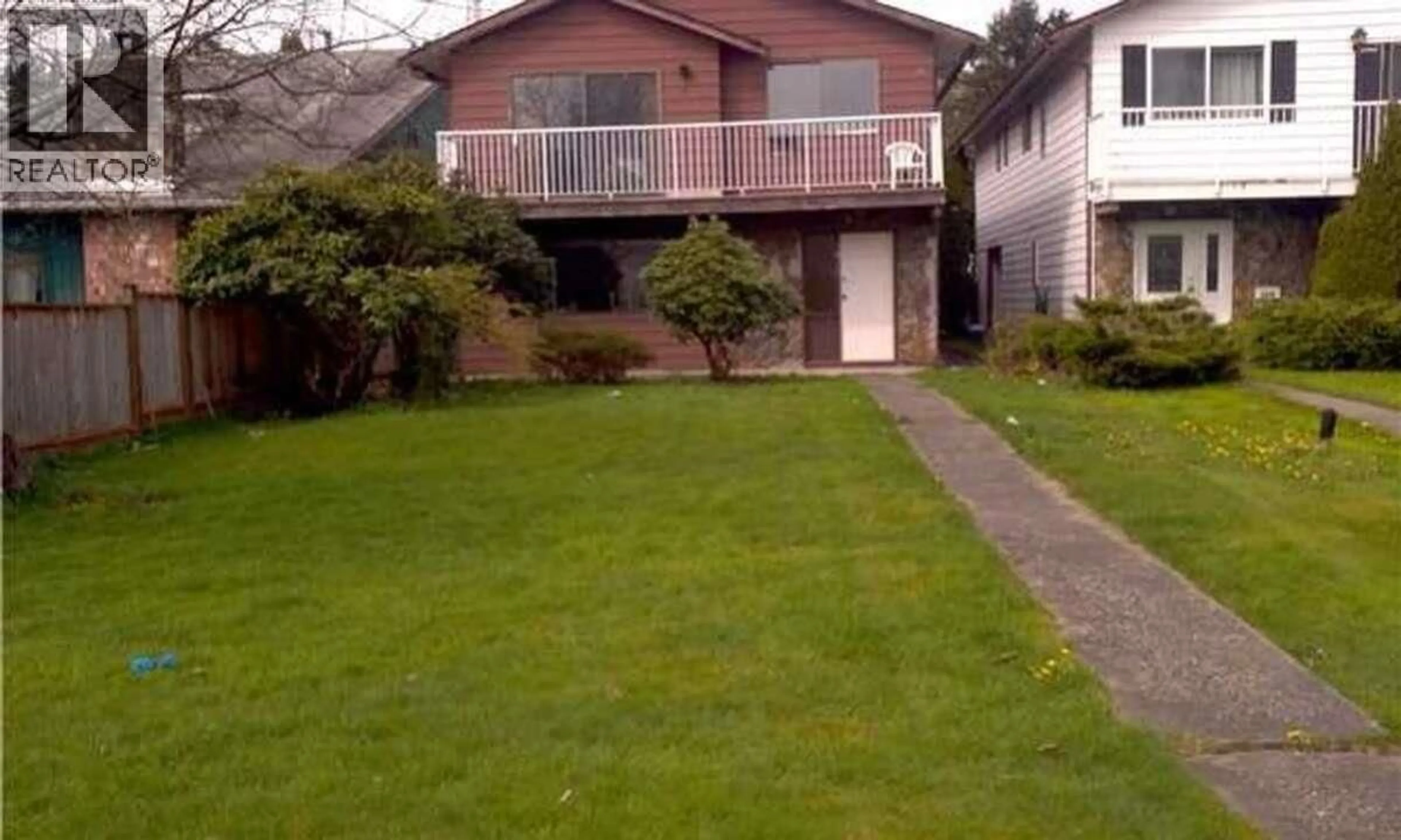 A pic from outside/outdoor area/front of a property/back of a property/a pic from drone, street for 1810 TAYLOR STREET, Port Coquitlam British Columbia V3C4S8
