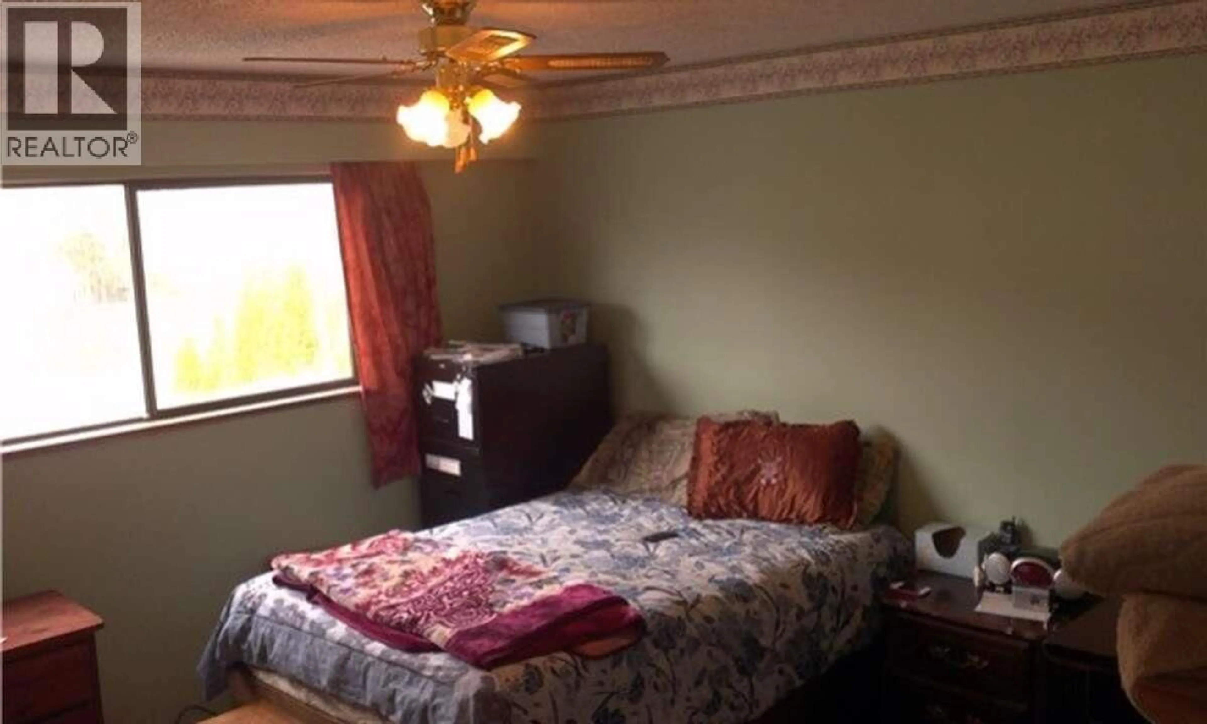 A pic of a room for 1810 TAYLOR STREET, Port Coquitlam British Columbia V3C4S8