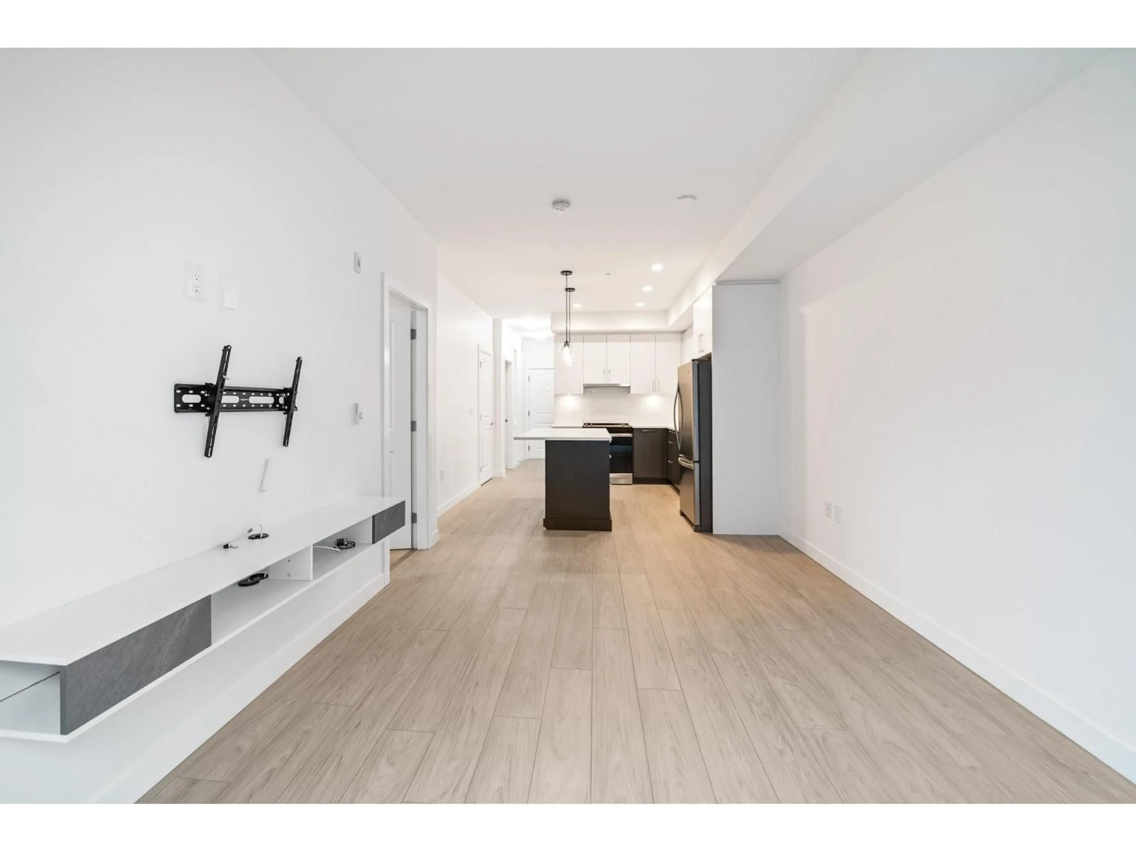 Unknown for B306 - 20834 80 AVENUE, Langley British Columbia V2Y3M4